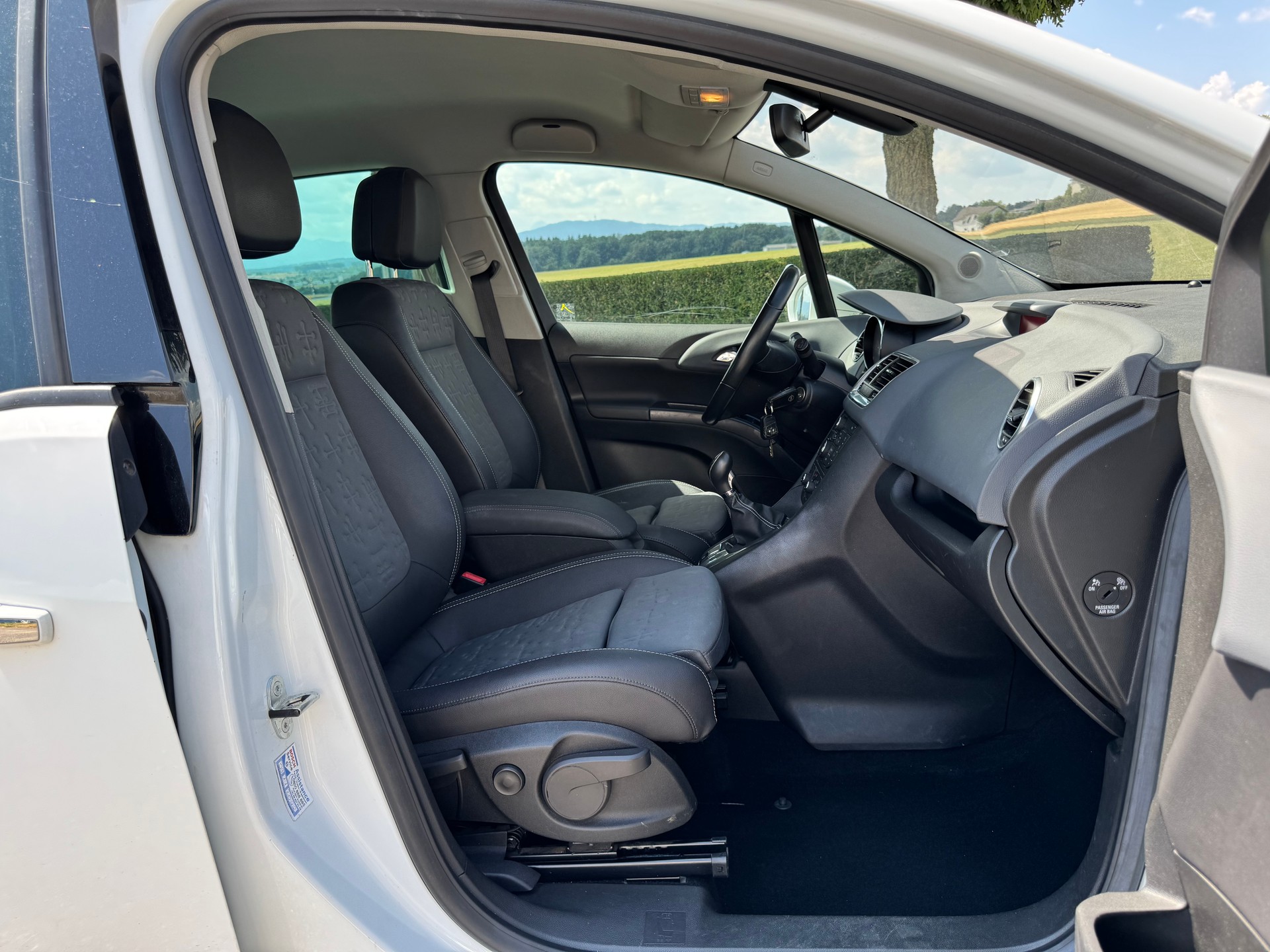 OPEL Meriva 1.4 Turbo Cosmo-image-5