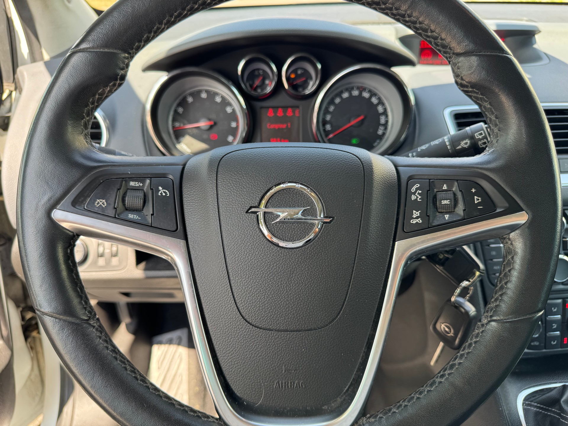 OPEL Meriva 1.4 Turbo Cosmo-image-7