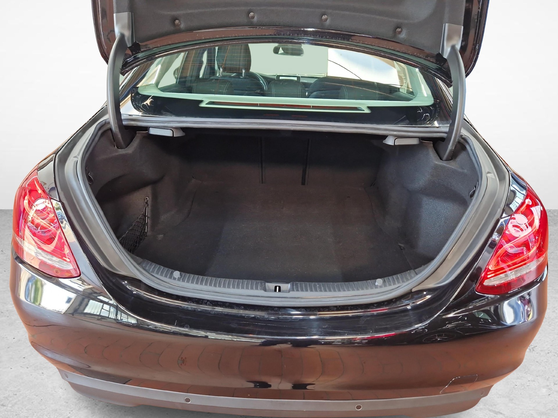 MERCEDES-BENZ C 200 Limousine-image-9