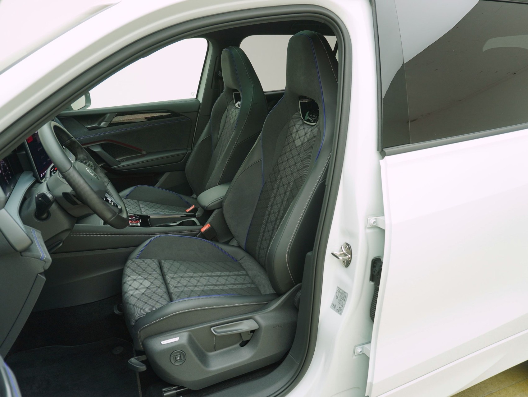 VW Tayron 2.0 TSI DSG R-Line Black Style 4Motion **VW Werksgarantie bis 12/2030**-image-9