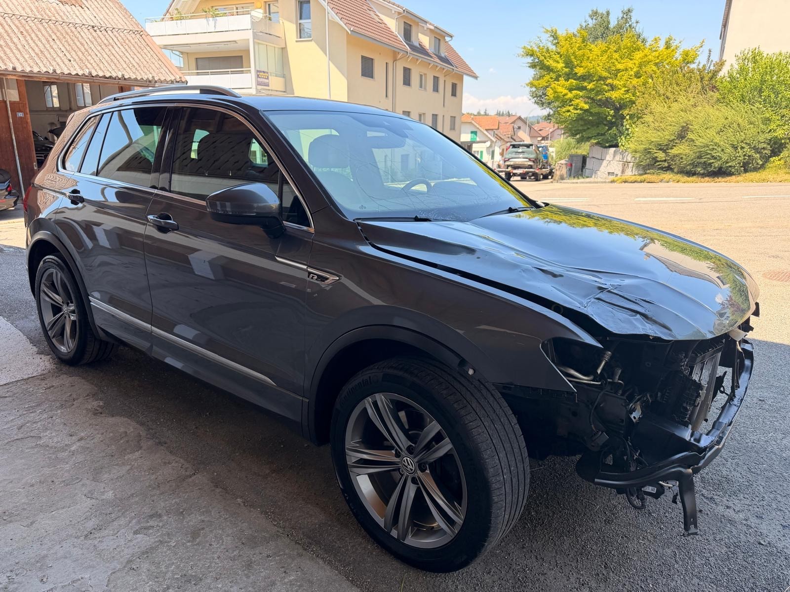 VW Tiguan 2.0TSI R-Line 4Motion DSG-image-6
