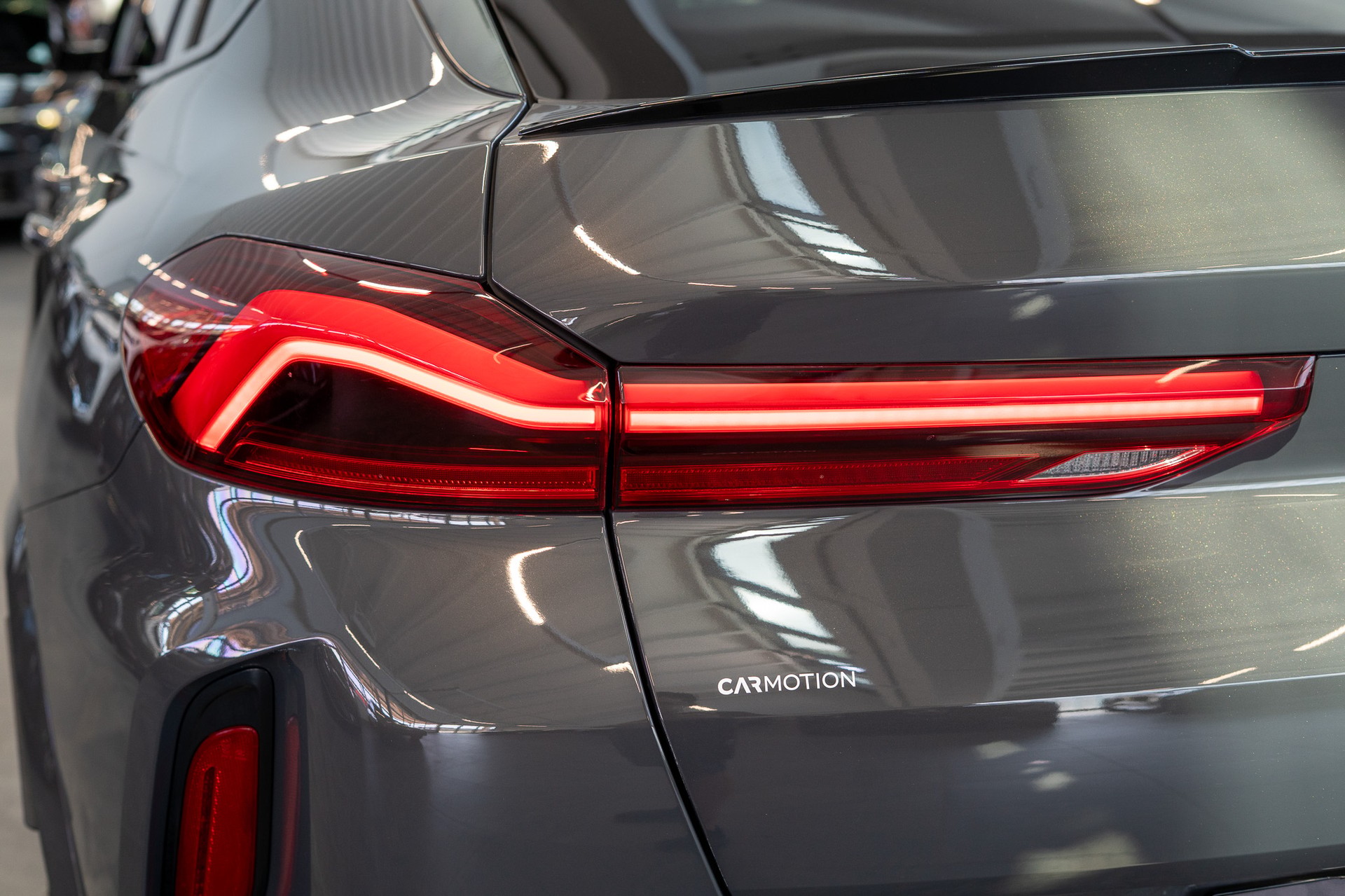BMW X6 M Competition / Panorama-Schiebedach / Head-Up Display / 360° Kamera / Bowers & Wilkins Sound-image-28