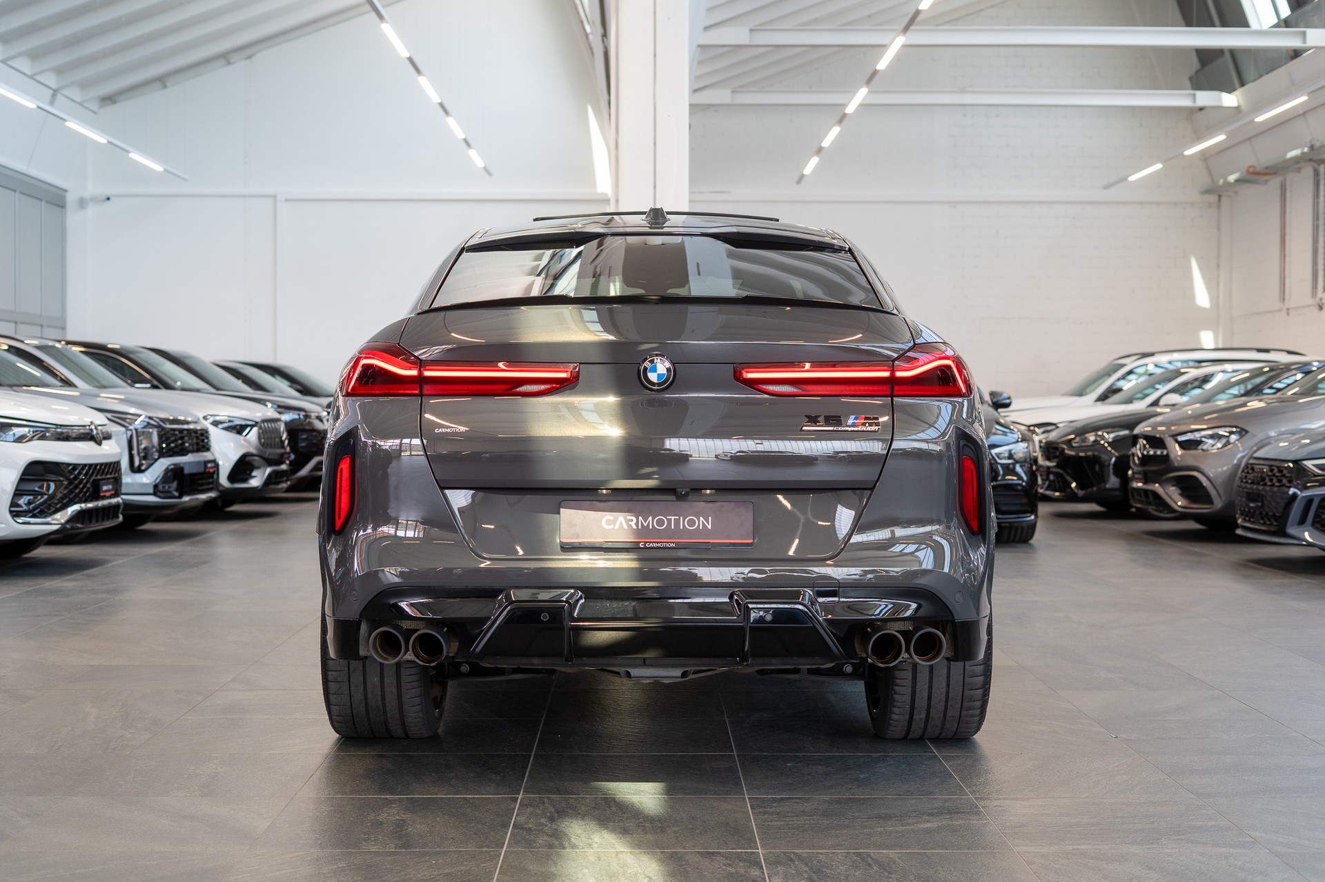 BMW X6 M Competition / Panorama-Schiebedach / Head-Up Display / 360° Kamera / Bowers & Wilkins Sound-image-4