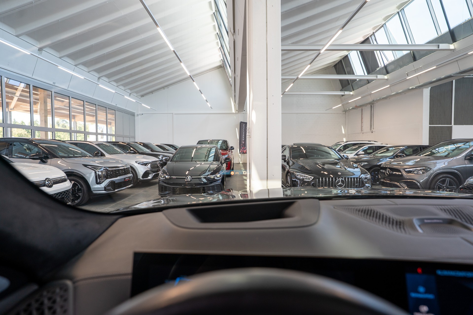 BMW X6 M Competition / Panorama-Schiebedach / Head-Up Display / 360° Kamera / Bowers & Wilkins Sound-image-26