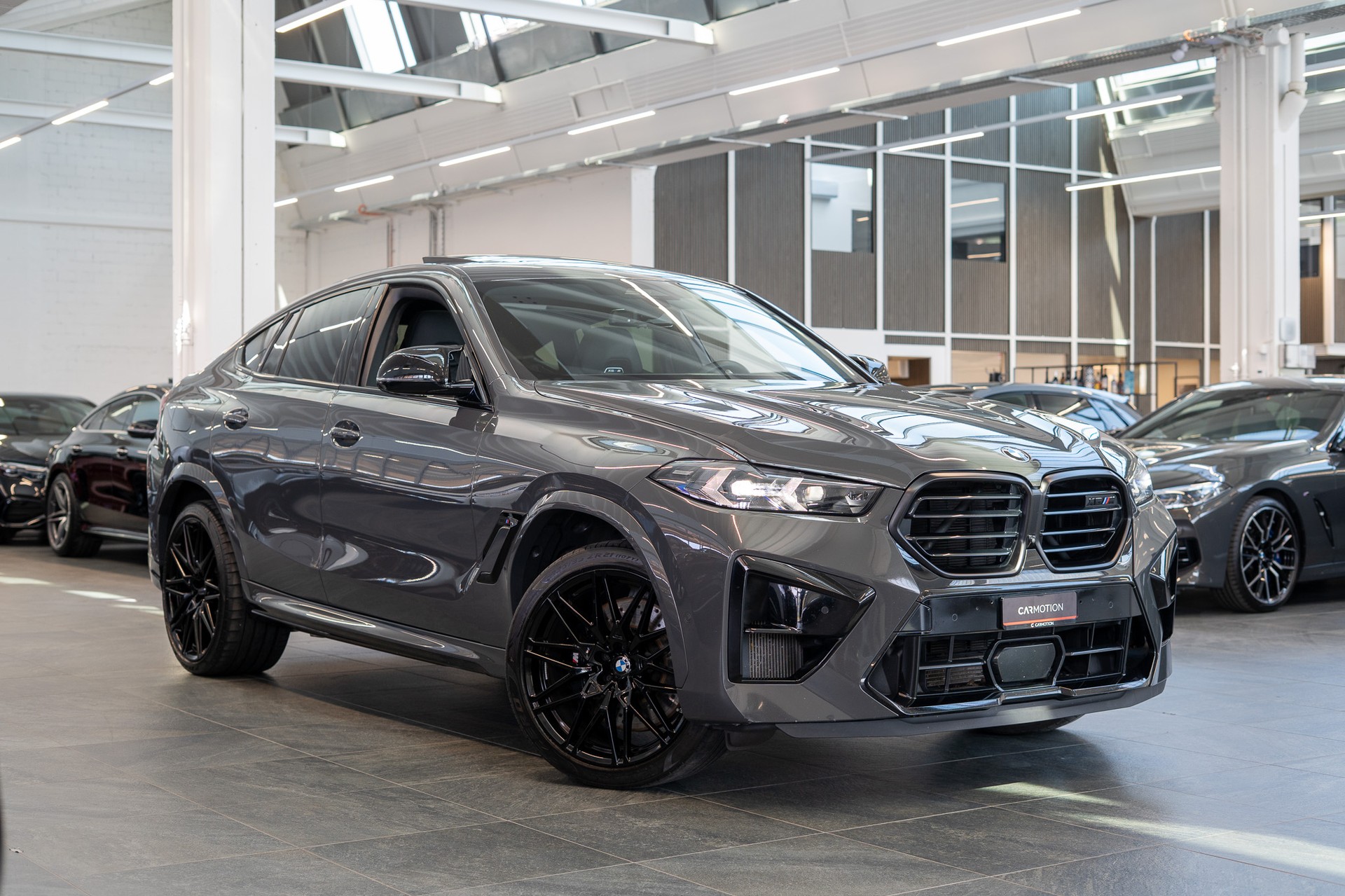 BMW X6 M Competition / Panorama-Schiebedach / Head-Up Display / 360° Kamera / Bowers & Wilkins Sound-showroom-element-2