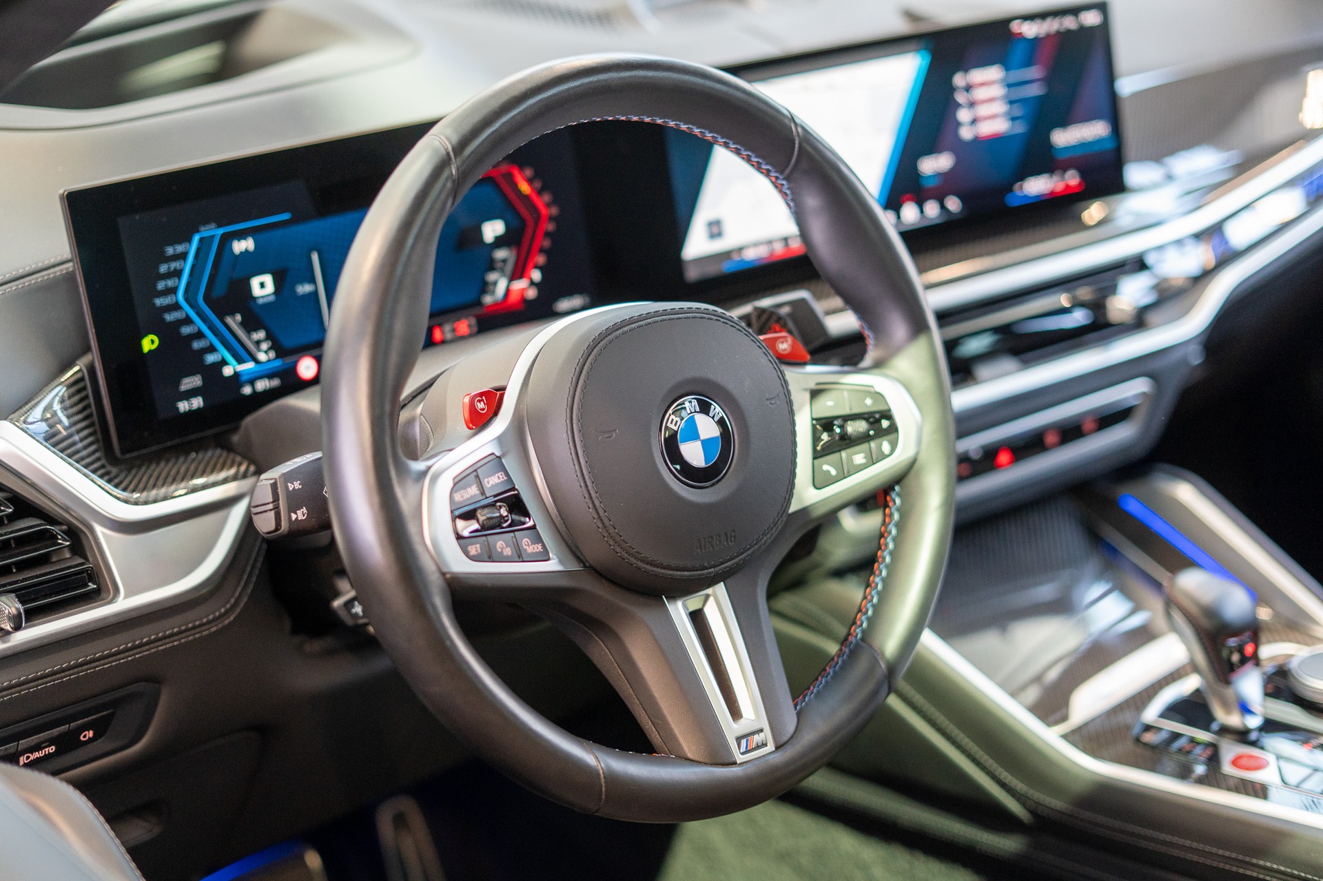 BMW X6 M Competition / Panorama-Schiebedach / Head-Up Display / 360° Kamera / Bowers & Wilkins Sound-image-7