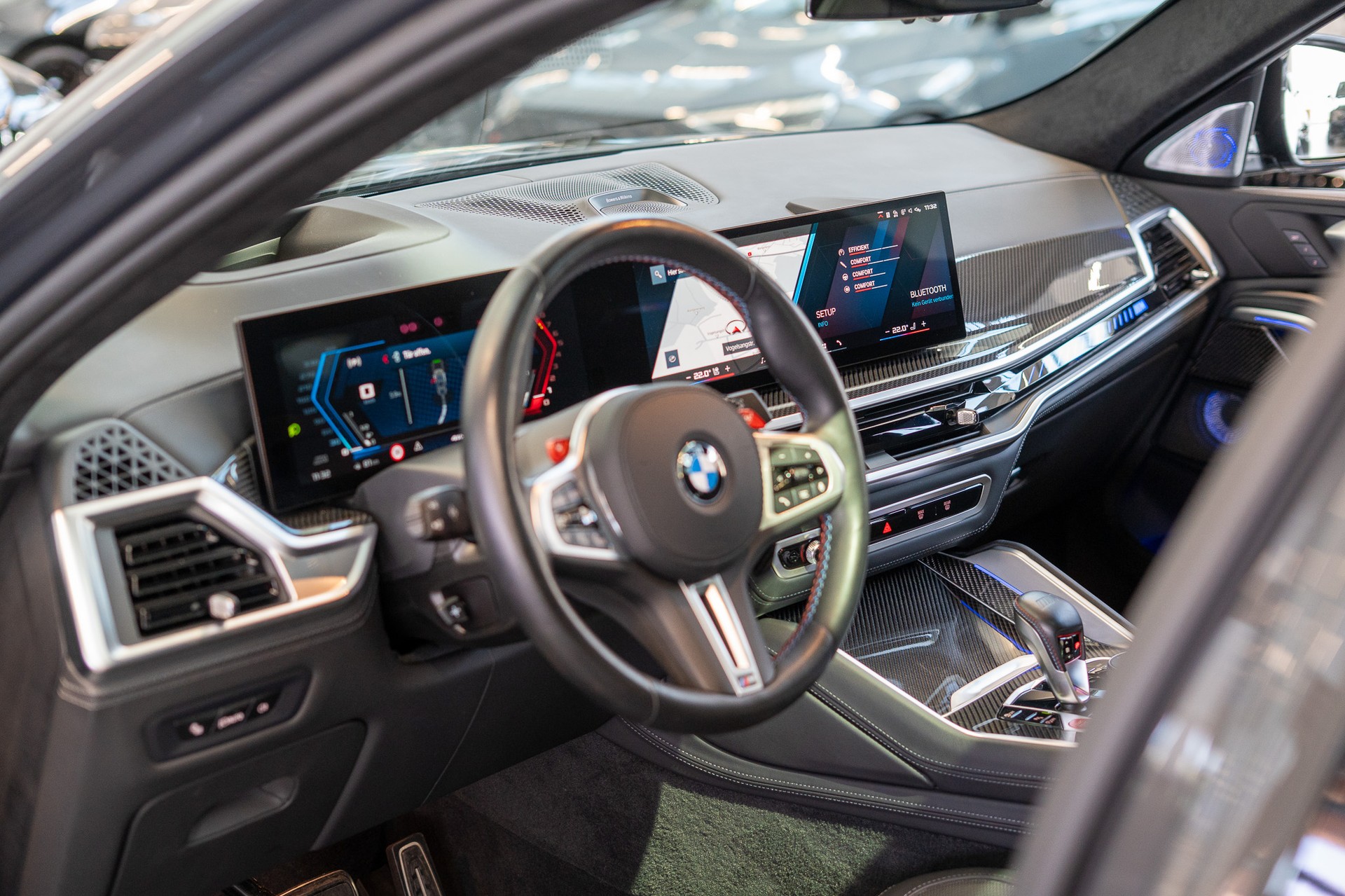 BMW X6 M Competition / Panorama-Schiebedach / Head-Up Display / 360° Kamera / Bowers & Wilkins Sound-image-8