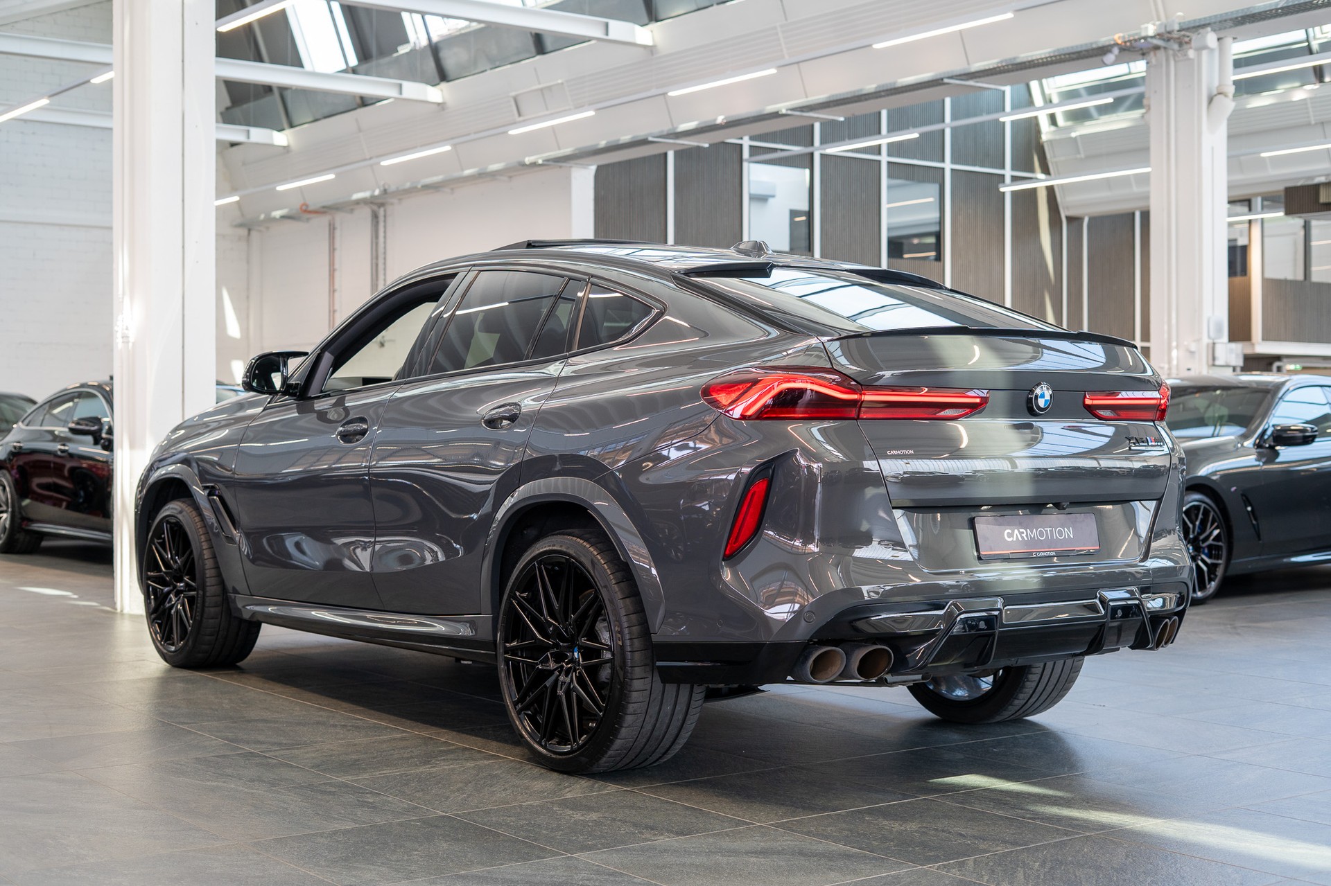 BMW X6 M Competition / Panorama-Schiebedach / Head-Up Display / 360° Kamera / Bowers & Wilkins Sound-showroom-element-3