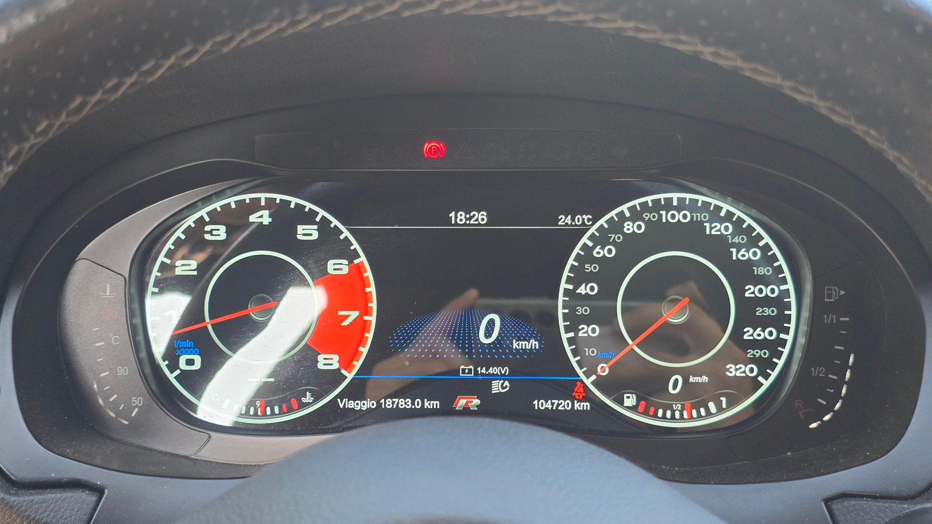VW Golf 2.0 TSI R 4Motion-image-13