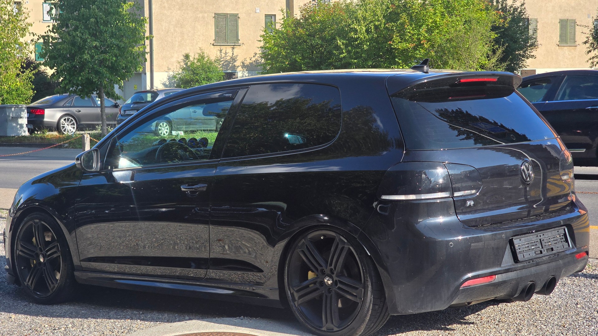 VW Golf 2.0 TSI R 4Motion-image-4