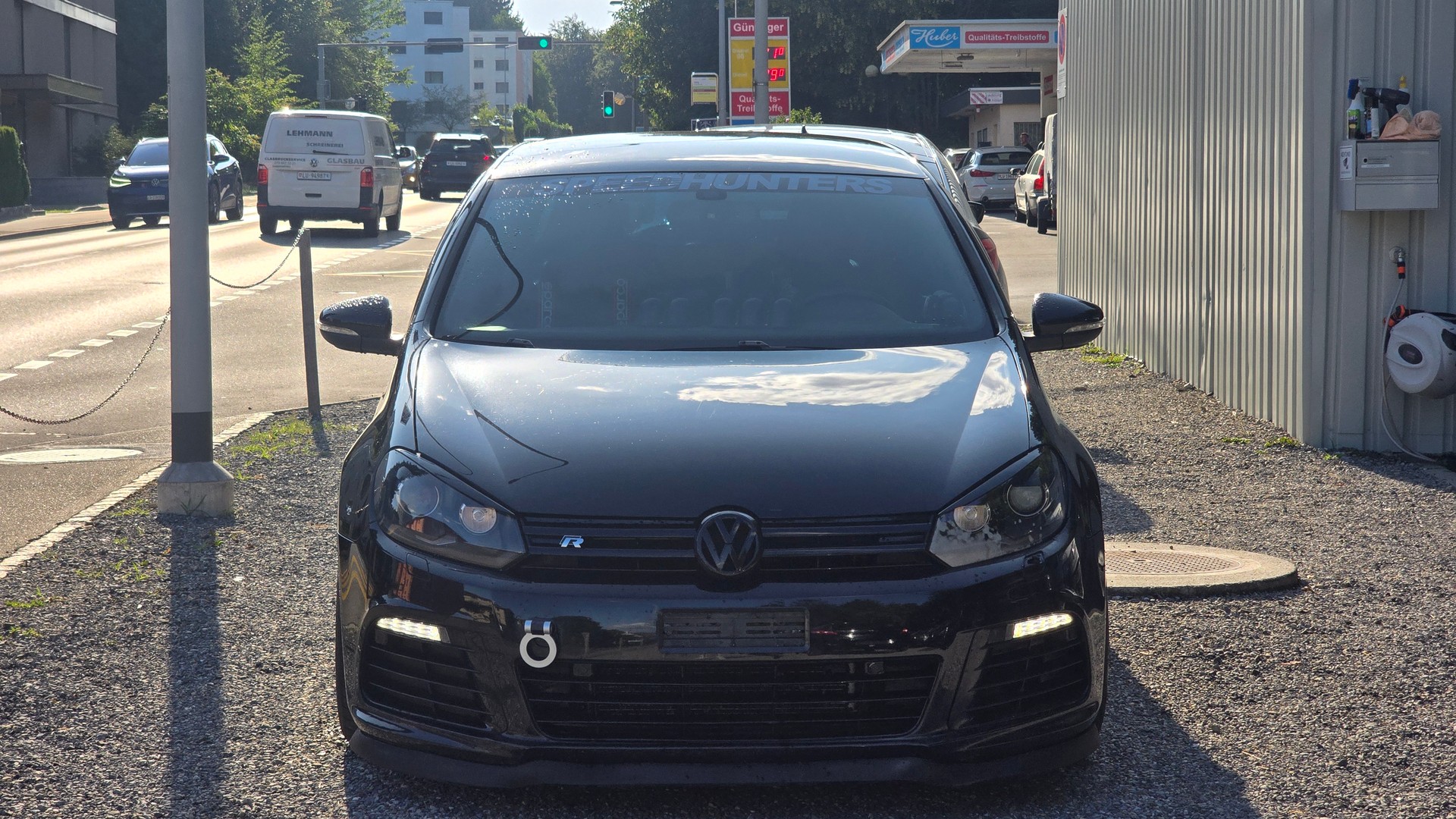 VW Golf 2.0 TSI R 4Motion-image-1