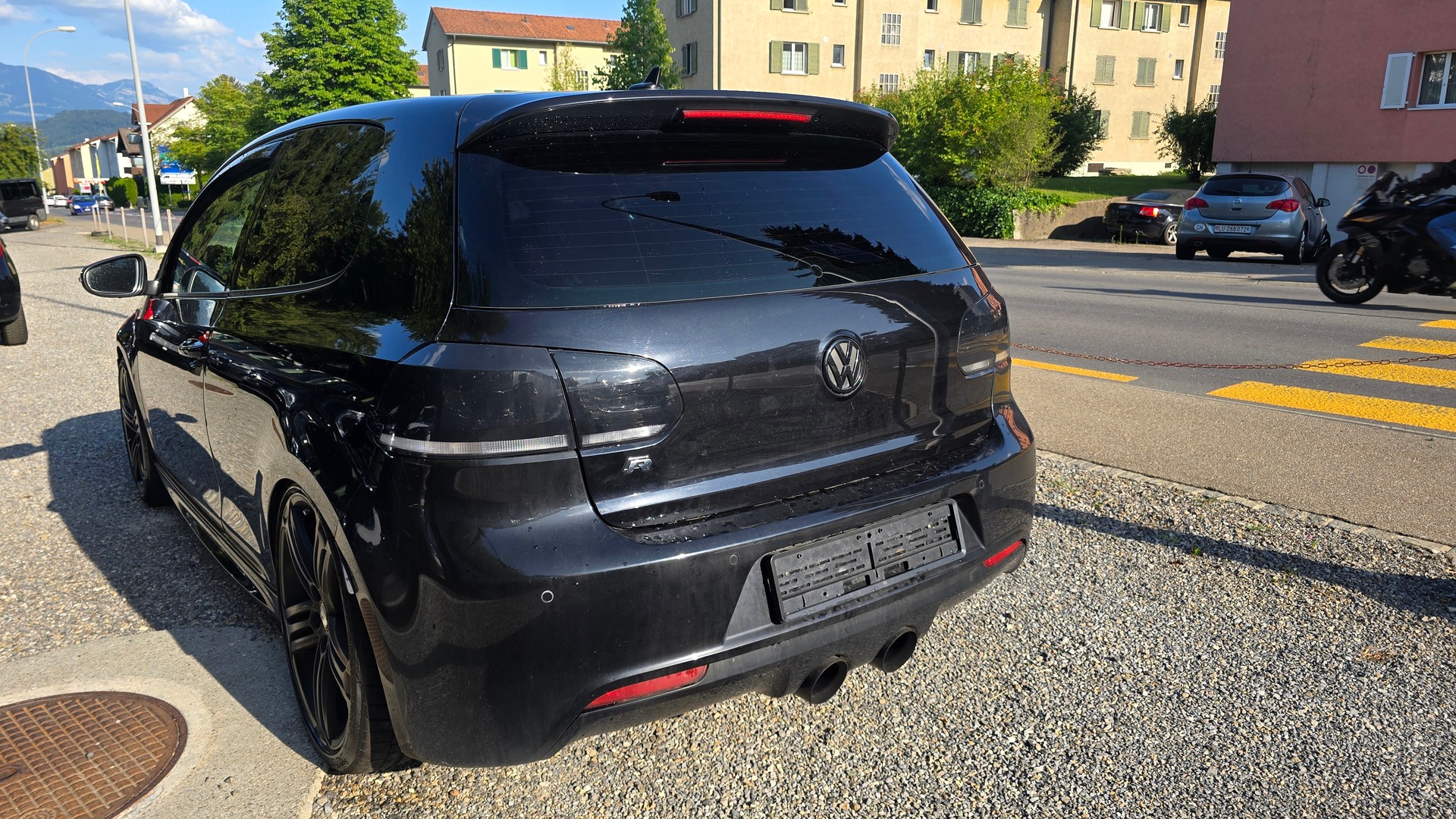 VW Golf 2.0 TSI R 4Motion-image-5
