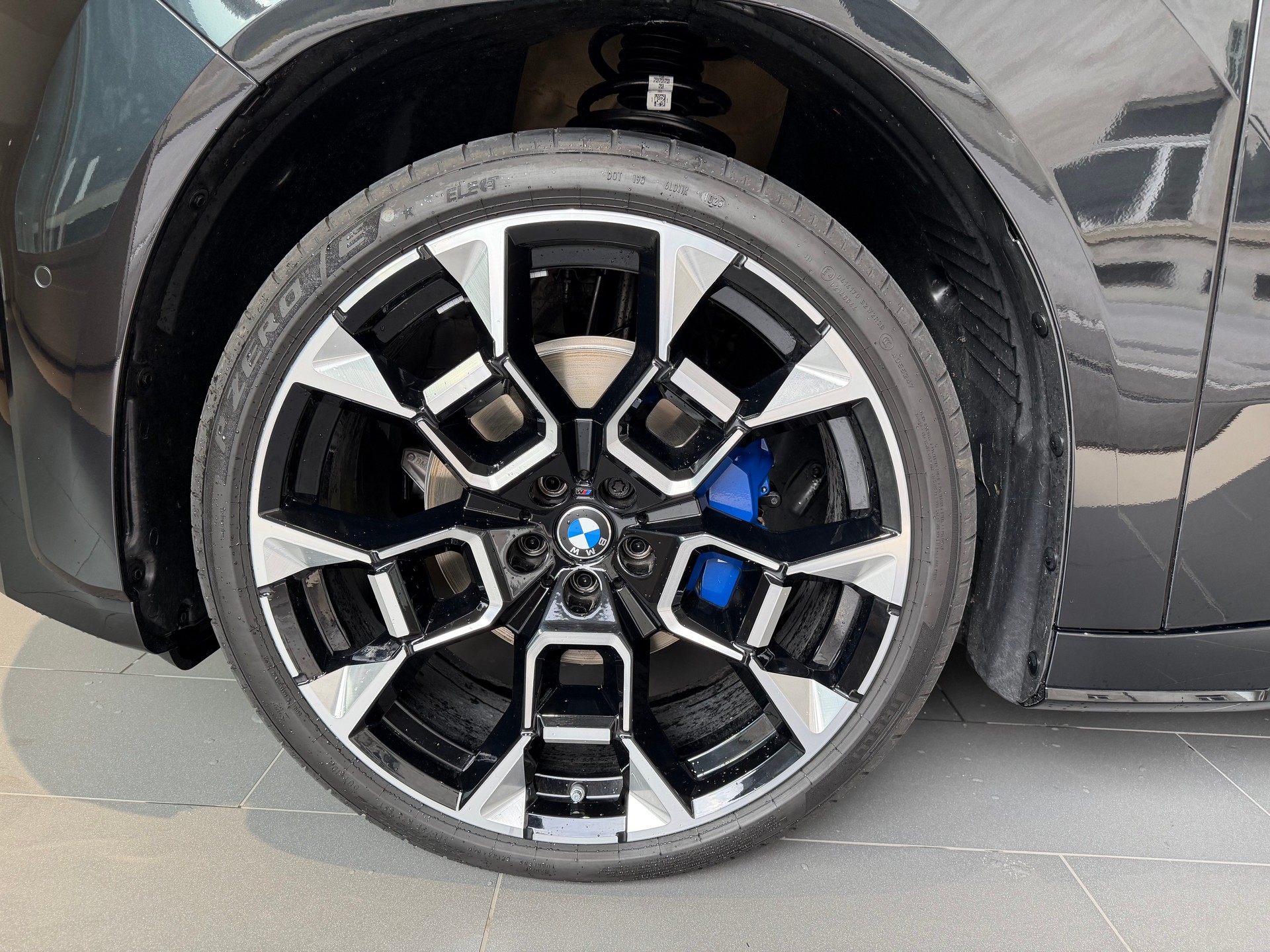BMW iX3 50 xDrive M Sport Pro-image-5