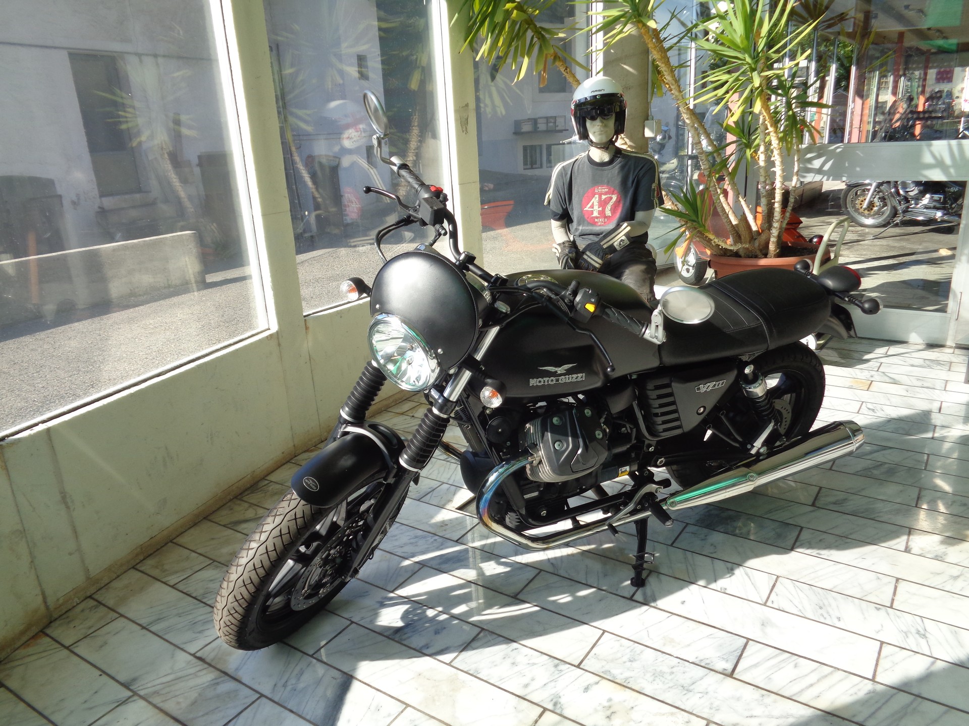 MOTO GUZZI V7 II Stone 750 A