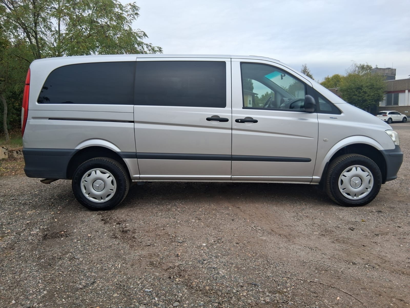 MERCEDES-BENZ Vito 116 CDI Blue Efficiency EL 4Matic A-showroom-element-3