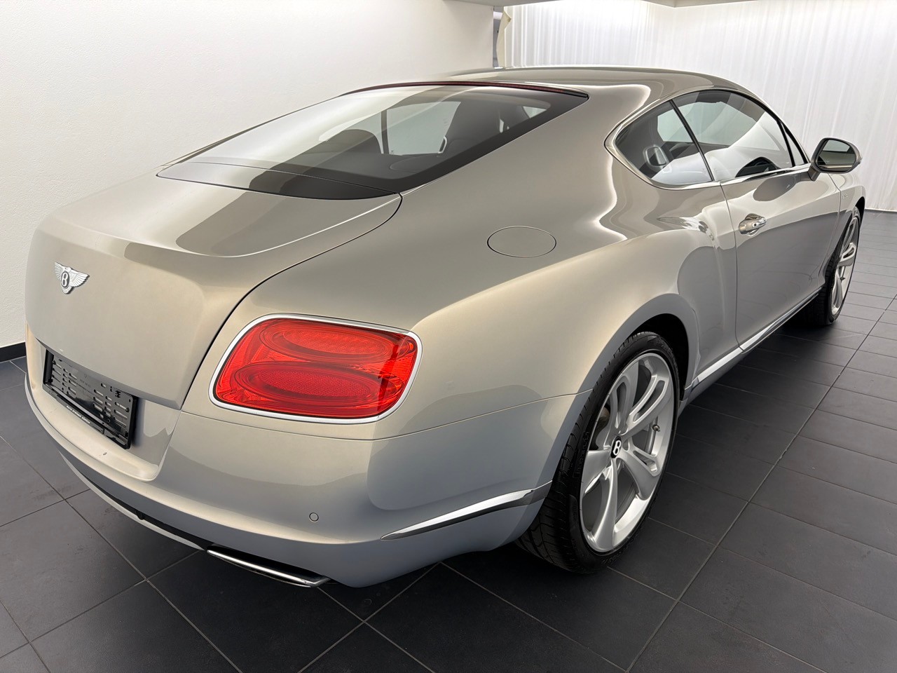 BENTLEY Continental GT 6.0 W12-image-2