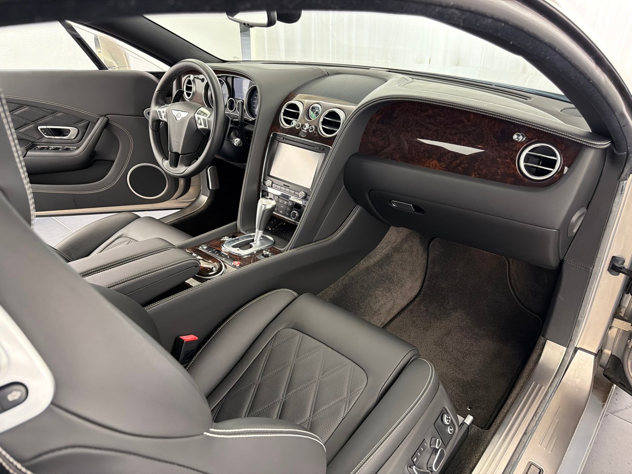 BENTLEY Continental GT 6.0 W12-image-8