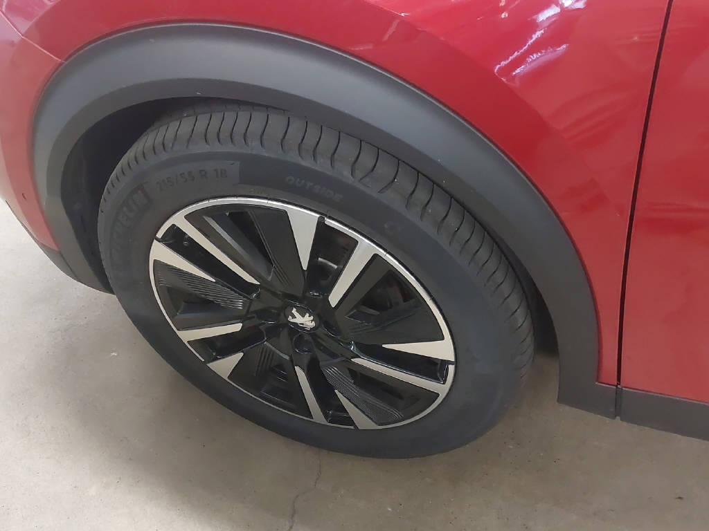 PEUGEOT 2008 e-GT-image-8