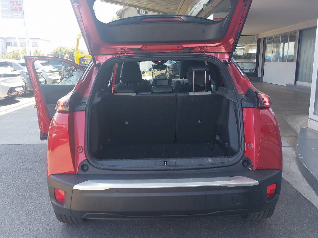 PEUGEOT 2008 e-GT-image-7