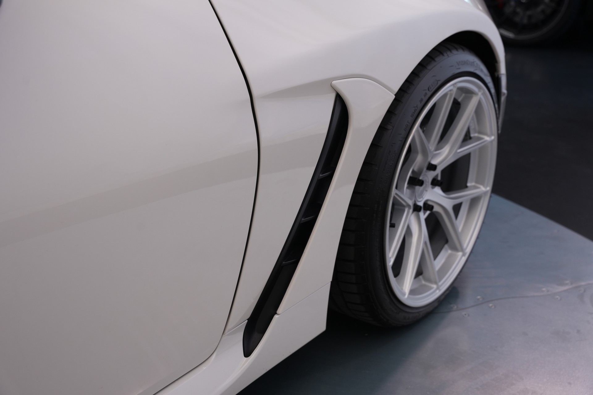 TOYOTA GR 86 2.4 Sport+ *CH-Fahrzeug* *Japan Racing Felgen*-image-41