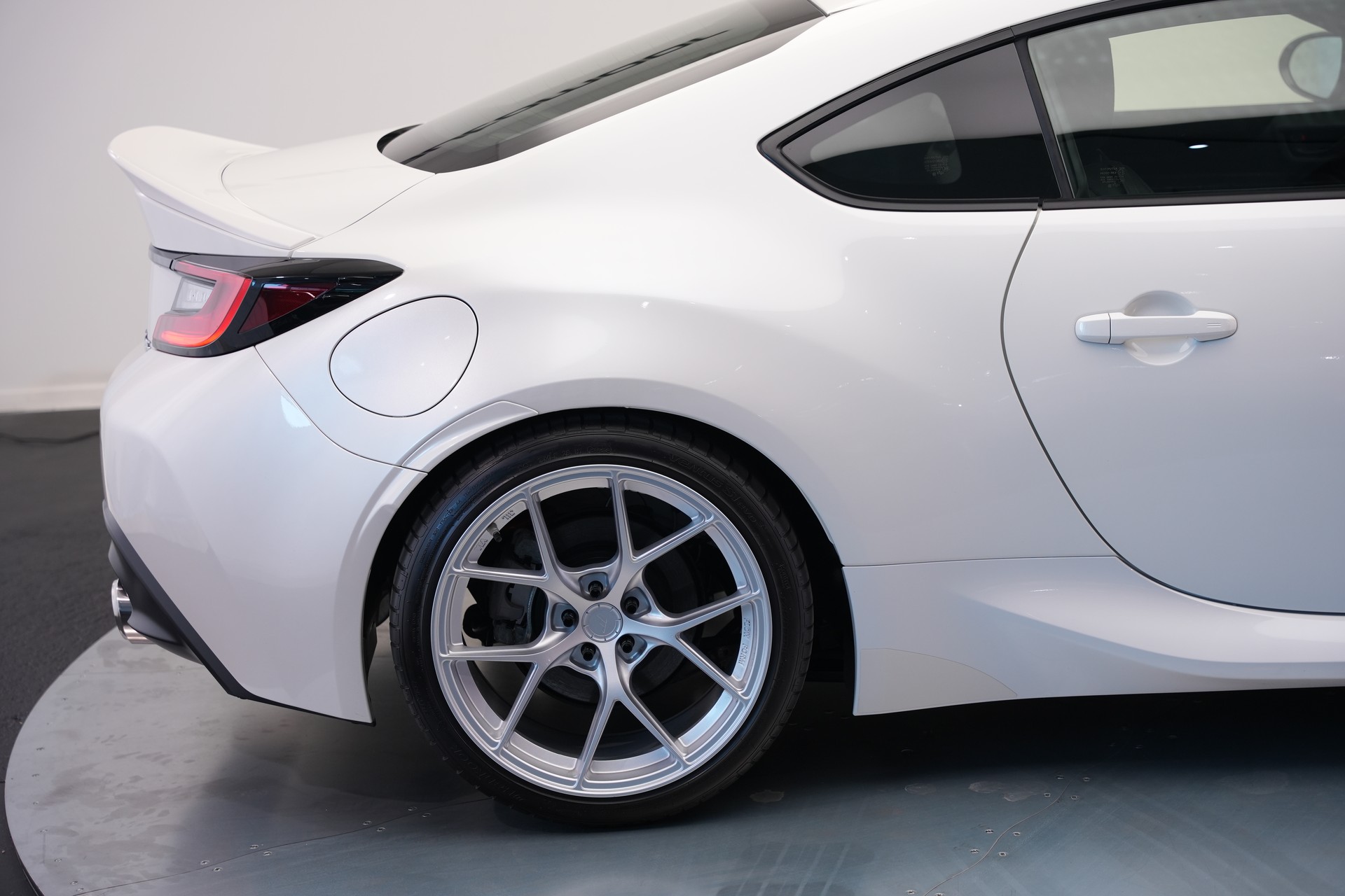 TOYOTA GR 86 2.4 Sport+ *CH-Fahrzeug* *Japan Racing Felgen*-image-45