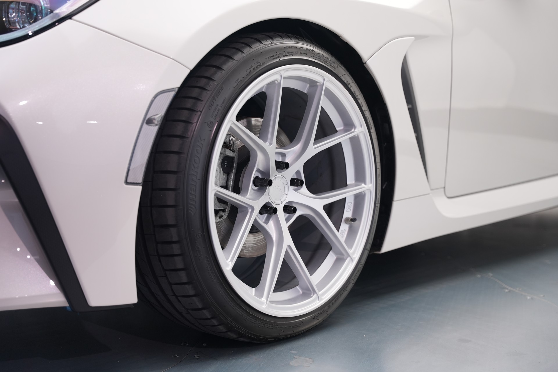 TOYOTA GR 86 2.4 Sport+ *CH-Fahrzeug* *Japan Racing Felgen*-image-39