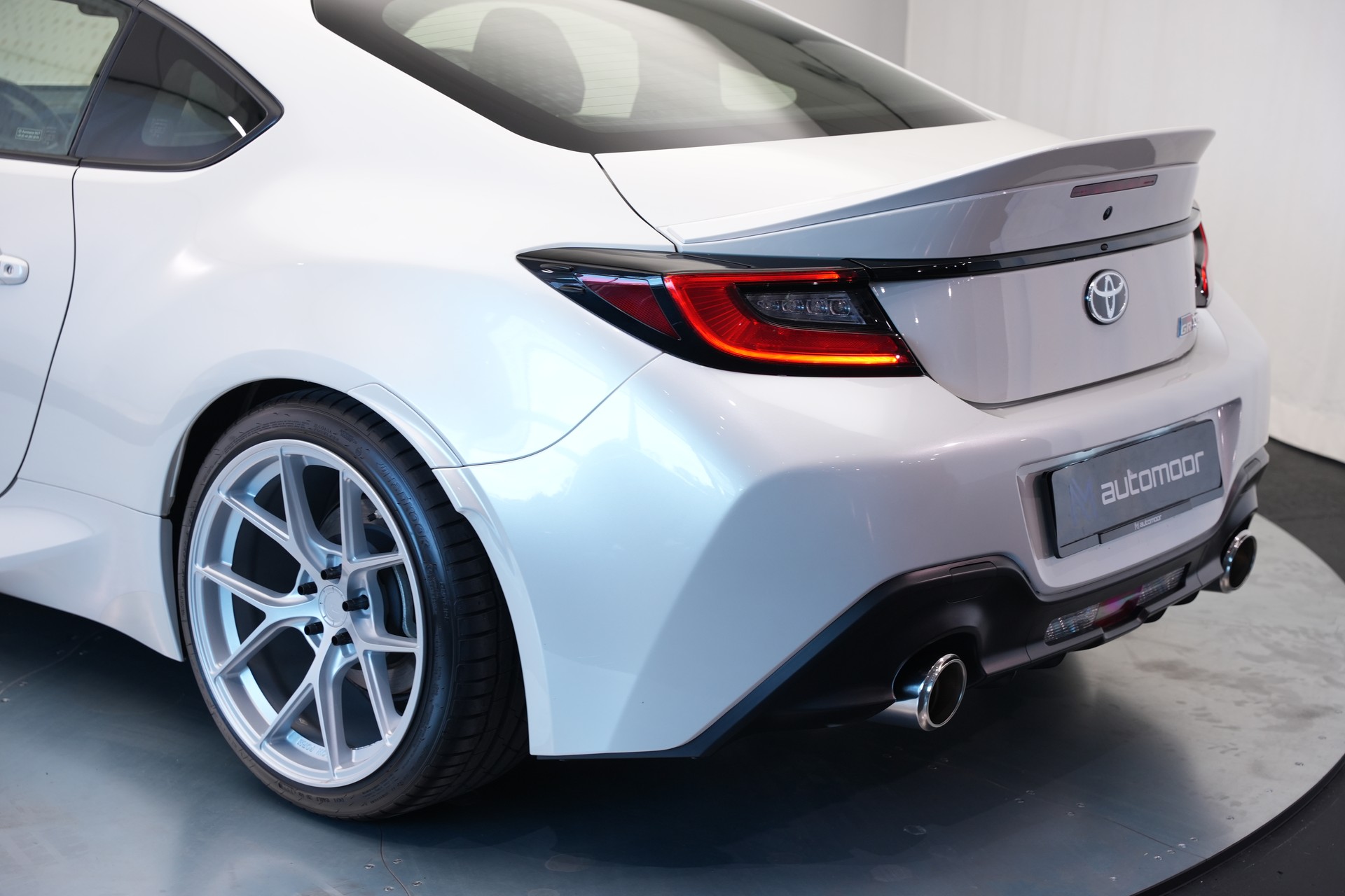 TOYOTA GR 86 2.4 Sport+ *CH-Fahrzeug* *Japan Racing Felgen*-image-34