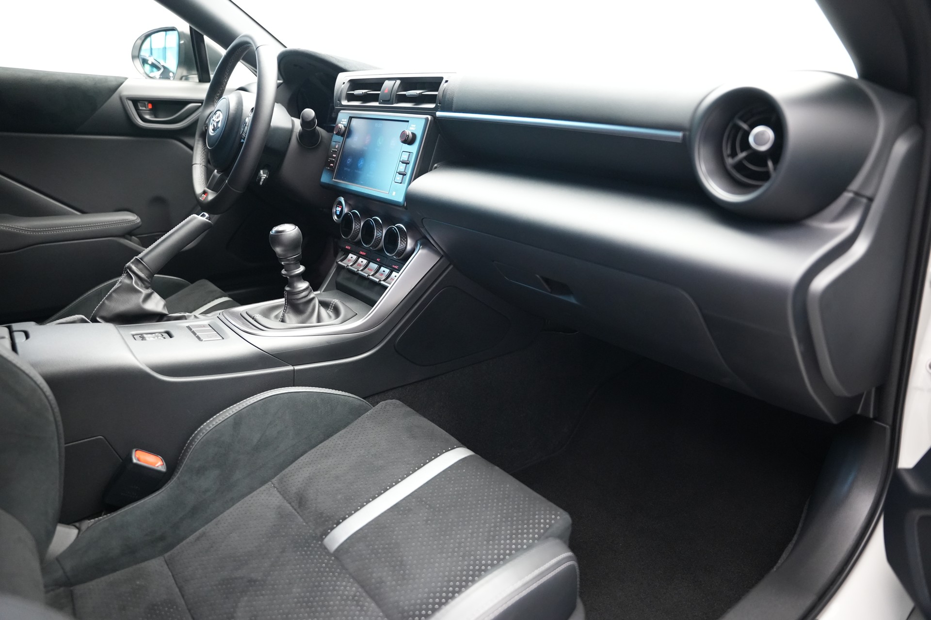 TOYOTA GR 86 2.4 Sport+ *CH-Fahrzeug* *Japan Racing Felgen*-image-10