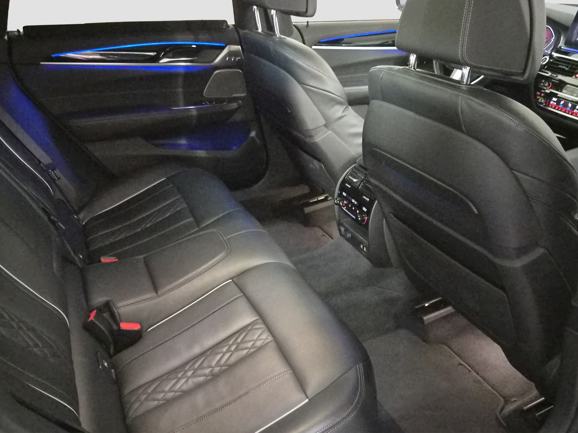 BMW 640d GT xDrive 48V M Sport Steptronic-image-2