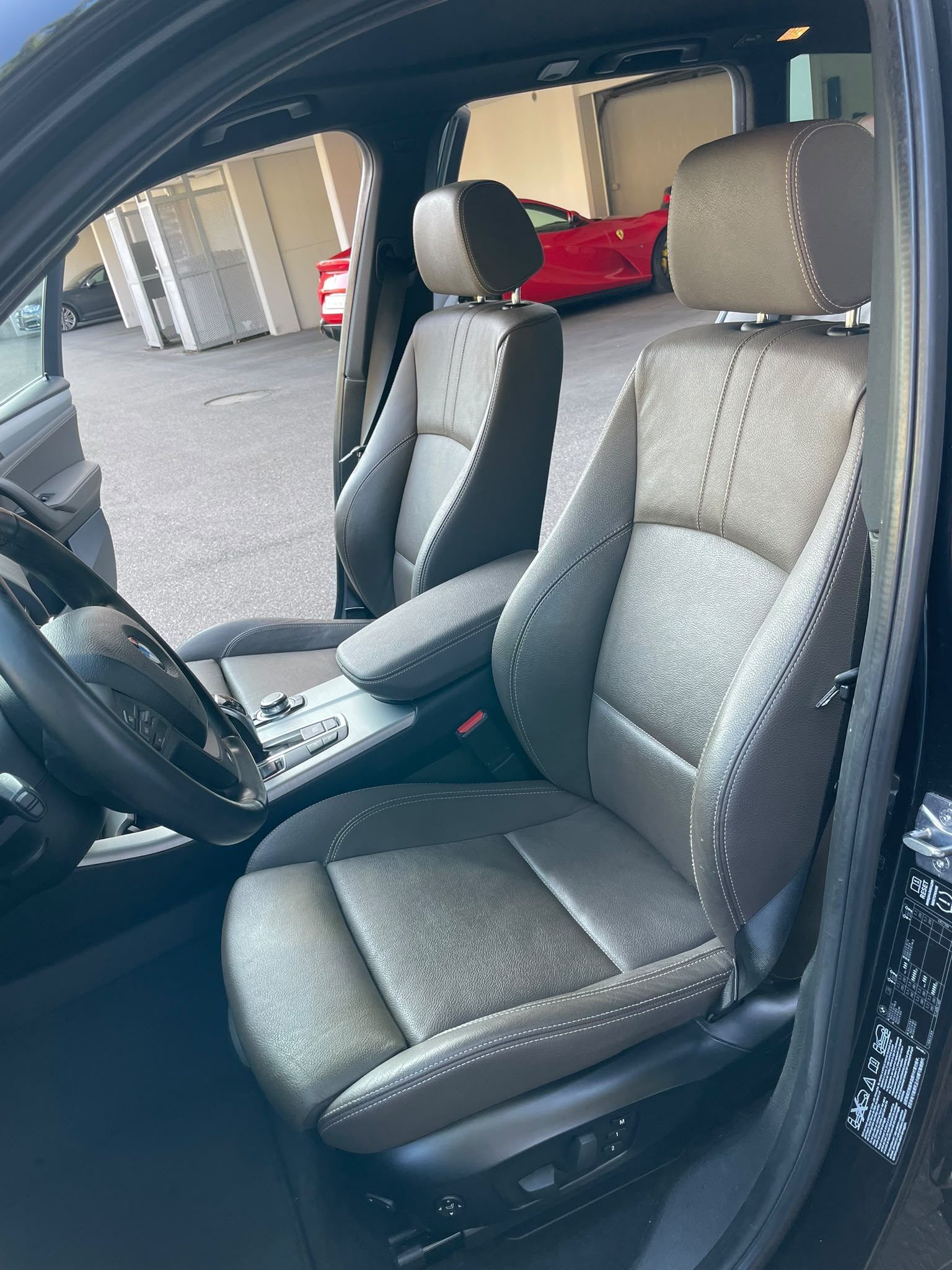 BMW X3 xDrive 35d Steptronic M-Sportpaket AHK 2400kg-image-13