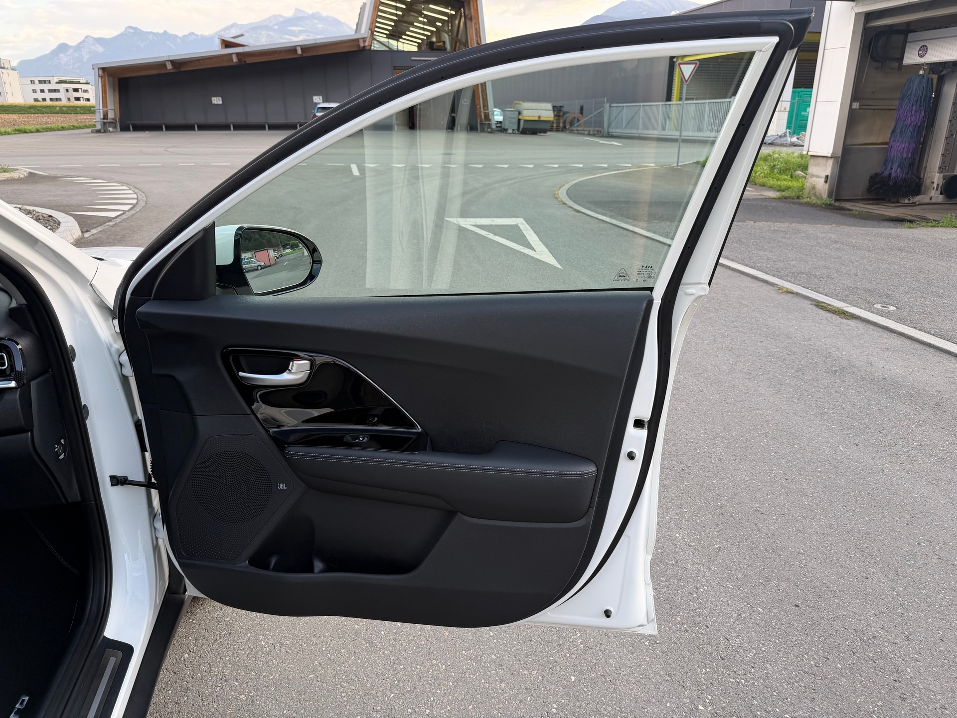 KIA Niro 1.6GDi Plug-in Hybrid Power DCT VÉHICULE SOIGNÉ-image-32