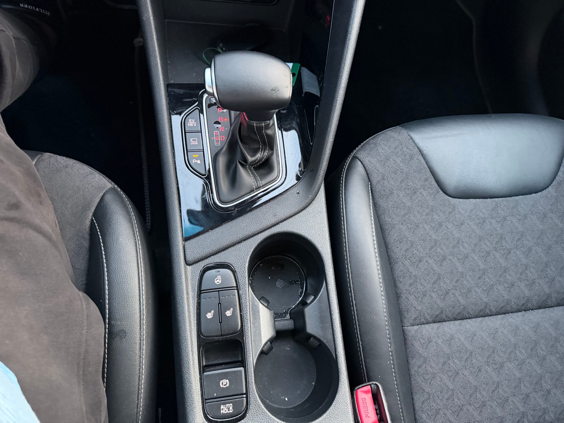 KIA Niro 1.6GDi Plug-in Hybrid Power DCT VÉHICULE SOIGNÉ-image-37