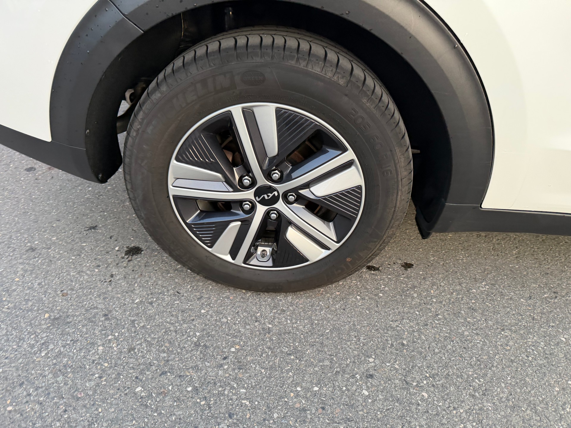 KIA Niro 1.6GDi Plug-in Hybrid Power DCT VÉHICULE SOIGNÉ-image-12