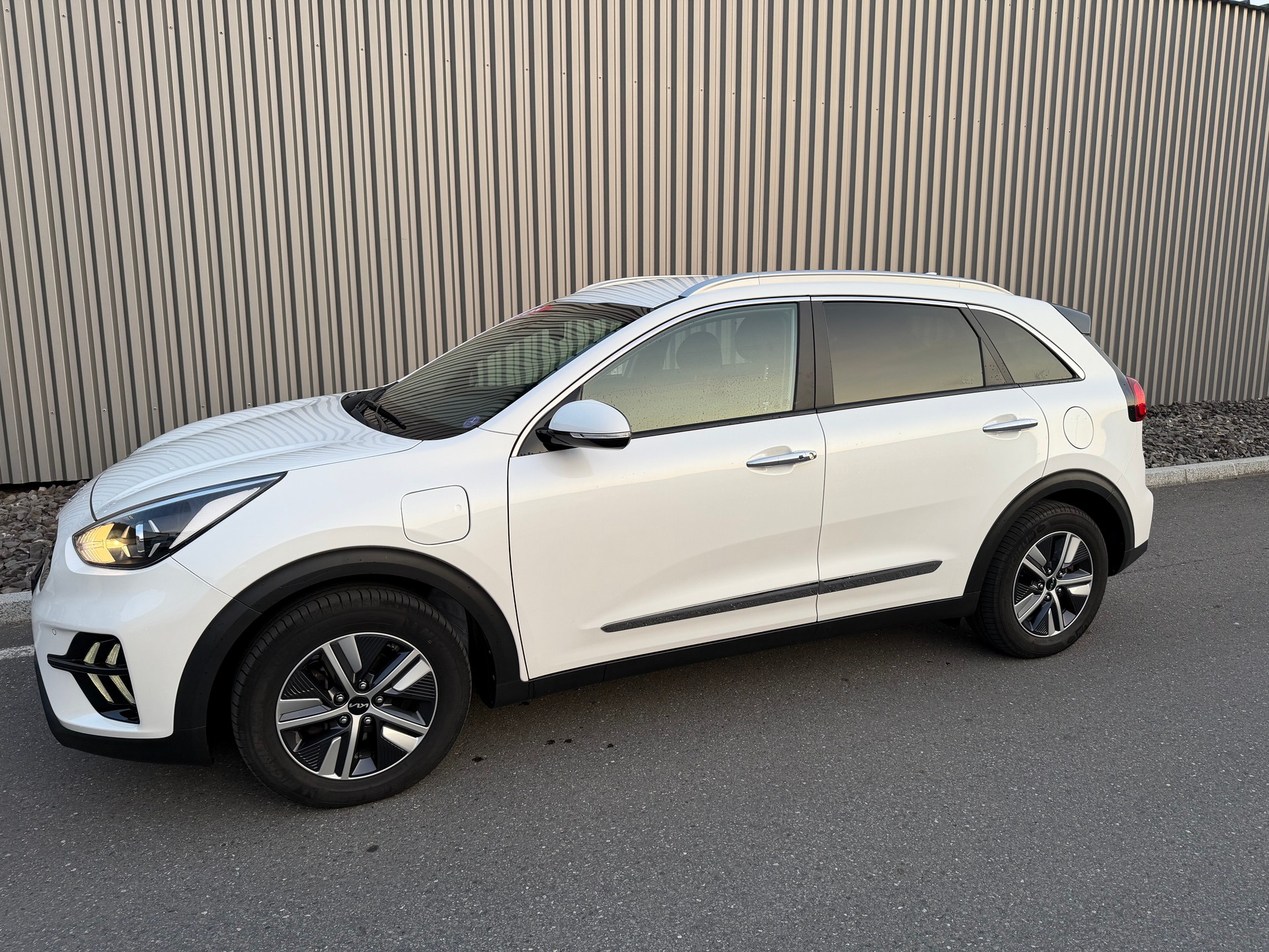 KIA Niro 1.6GDi Plug-in Hybrid Power DCT VÉHICULE SOIGNÉ-image-0