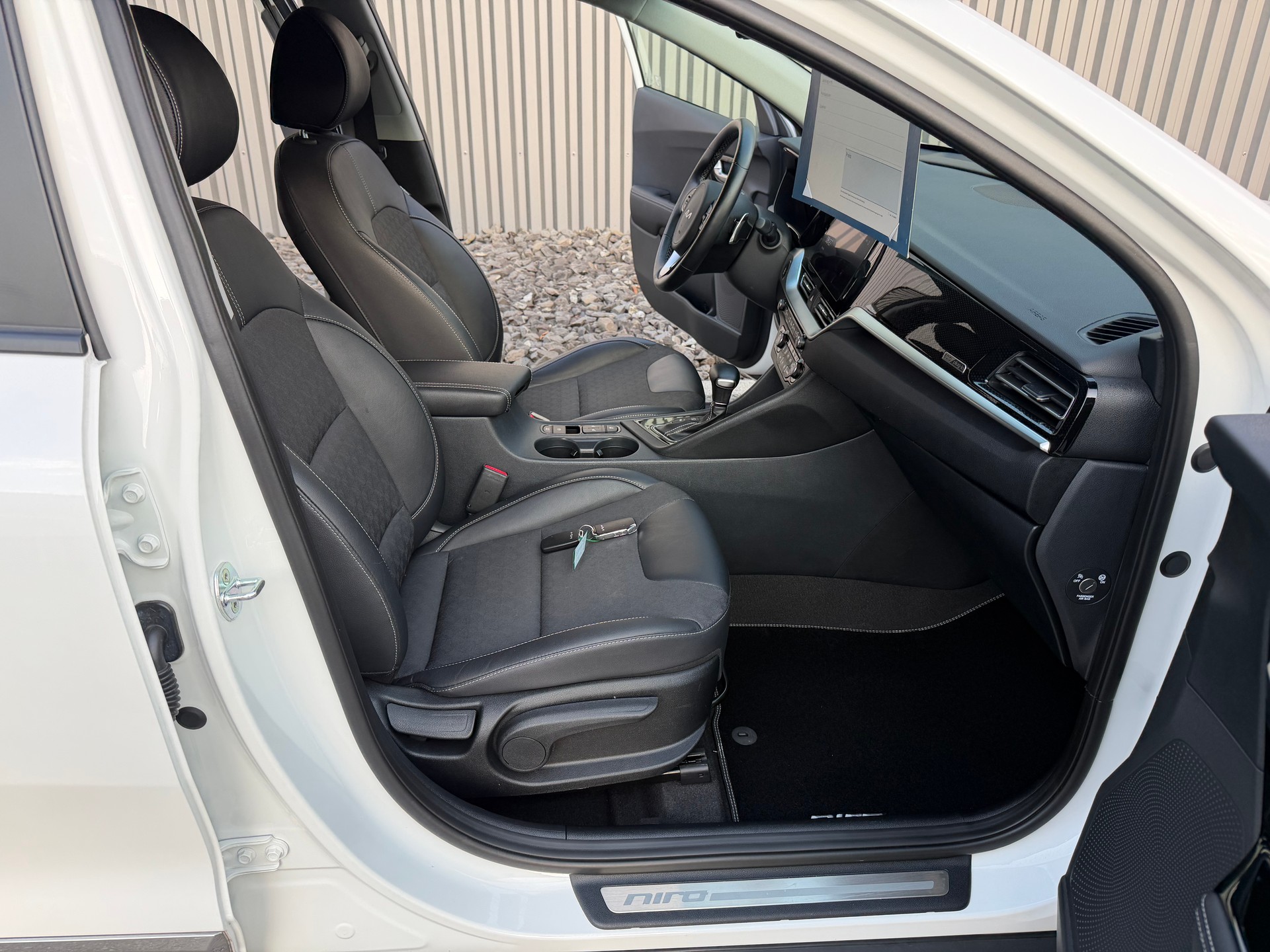KIA Niro 1.6GDi Plug-in Hybrid Power DCT VÉHICULE SOIGNÉ-image-27