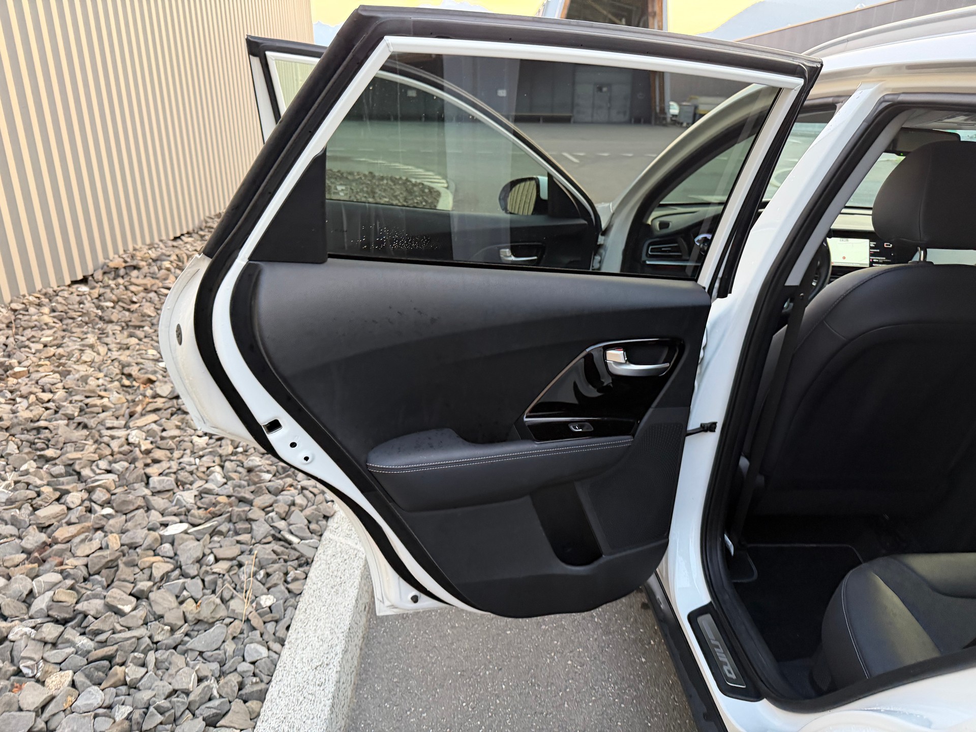 KIA Niro 1.6GDi Plug-in Hybrid Power DCT VÉHICULE SOIGNÉ-image-29