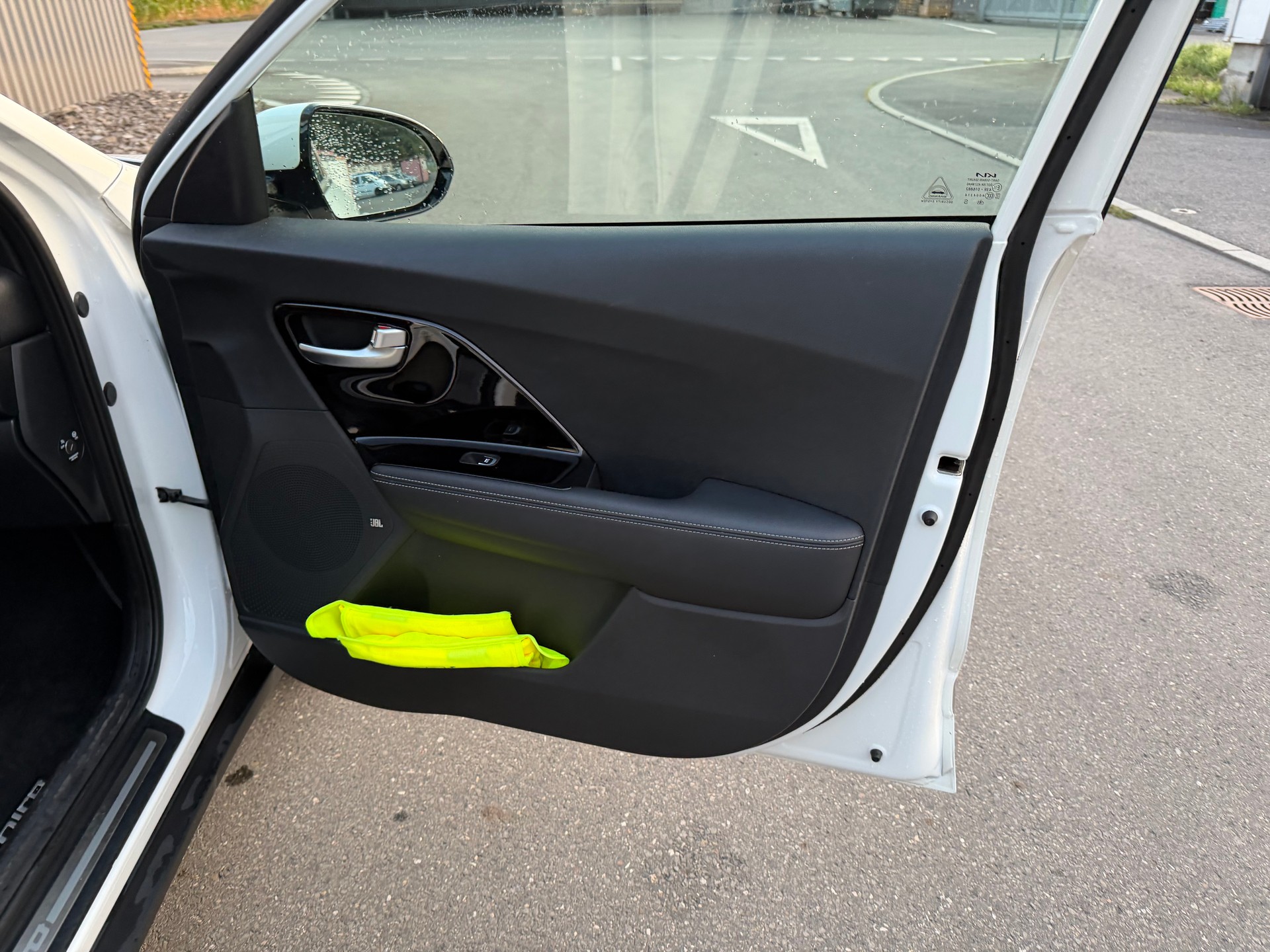 KIA Niro 1.6GDi Plug-in Hybrid Power DCT VÉHICULE SOIGNÉ-image-22