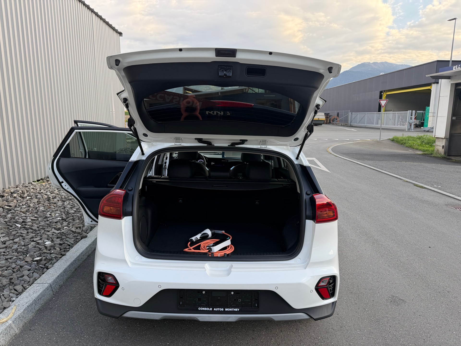 KIA Niro 1.6GDi Plug-in Hybrid Power DCT VÉHICULE SOIGNÉ-image-38