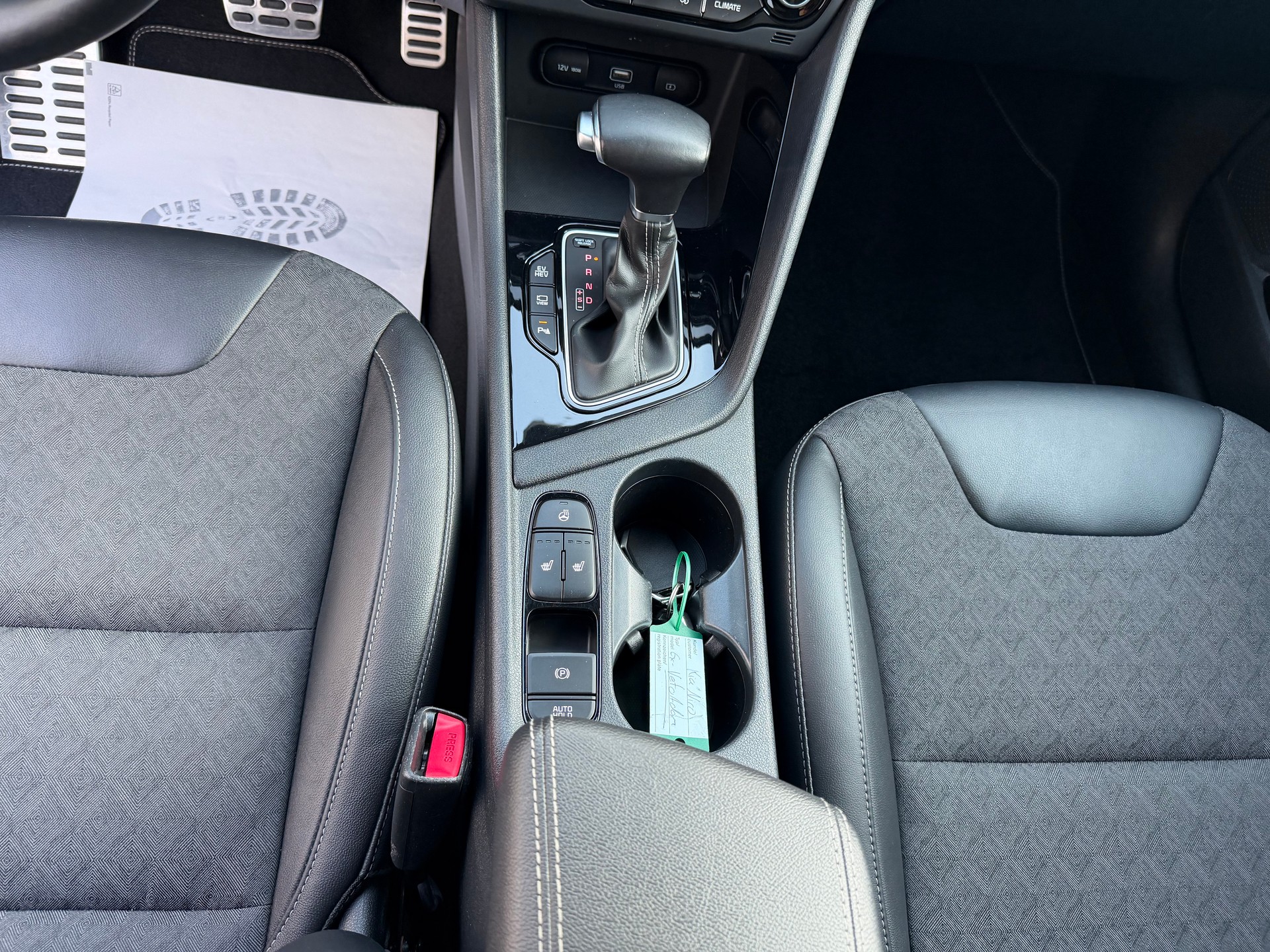 KIA Niro 1.6GDi Plug-in Hybrid Power DCT VÉHICULE SOIGNÉ-image-24