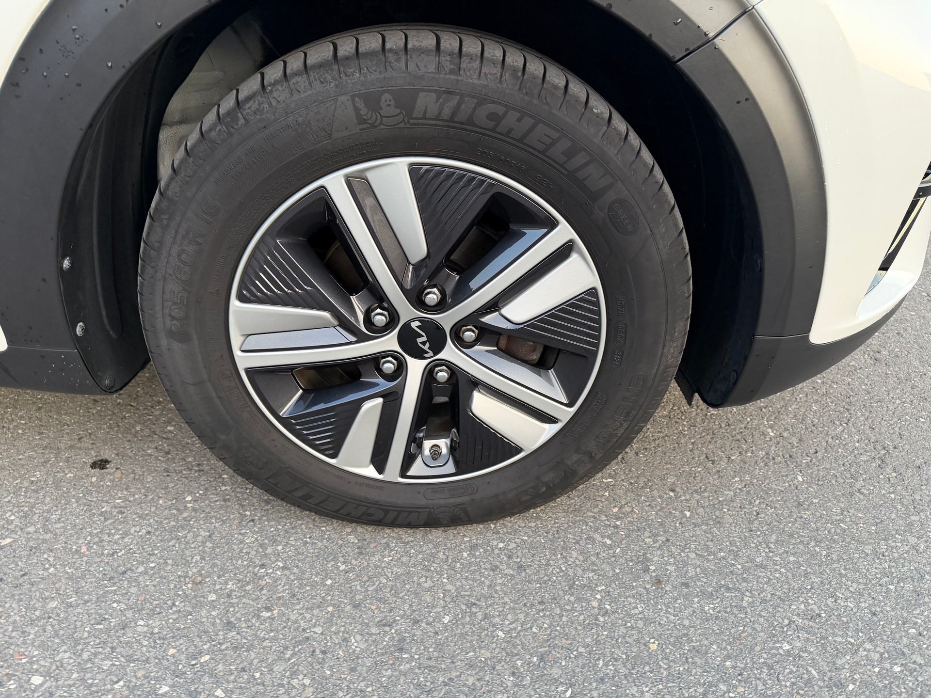 KIA Niro 1.6GDi Plug-in Hybrid Power DCT VÉHICULE SOIGNÉ-image-10