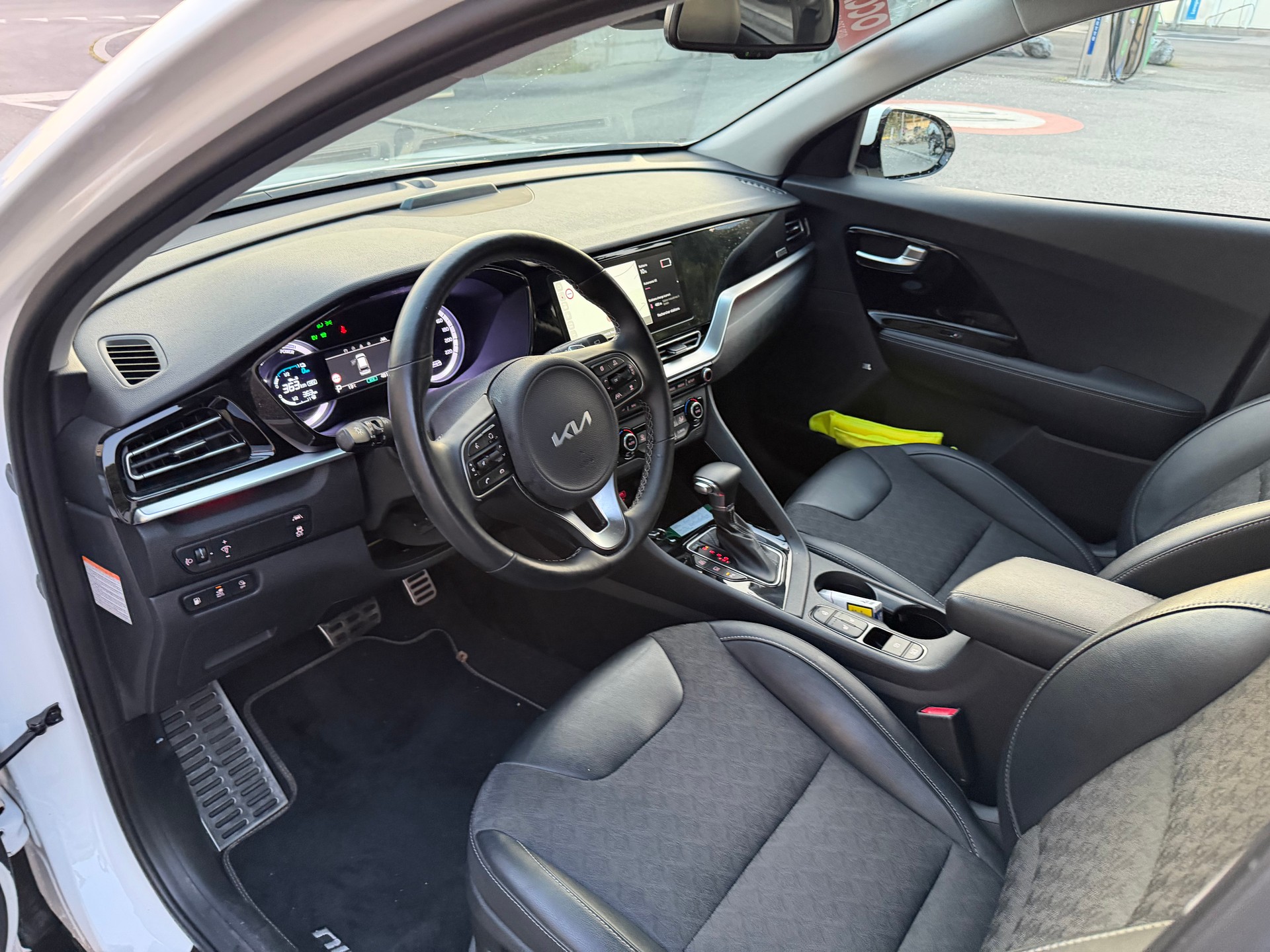 KIA Niro 1.6GDi Plug-in Hybrid Power DCT VÉHICULE SOIGNÉ-image-20
