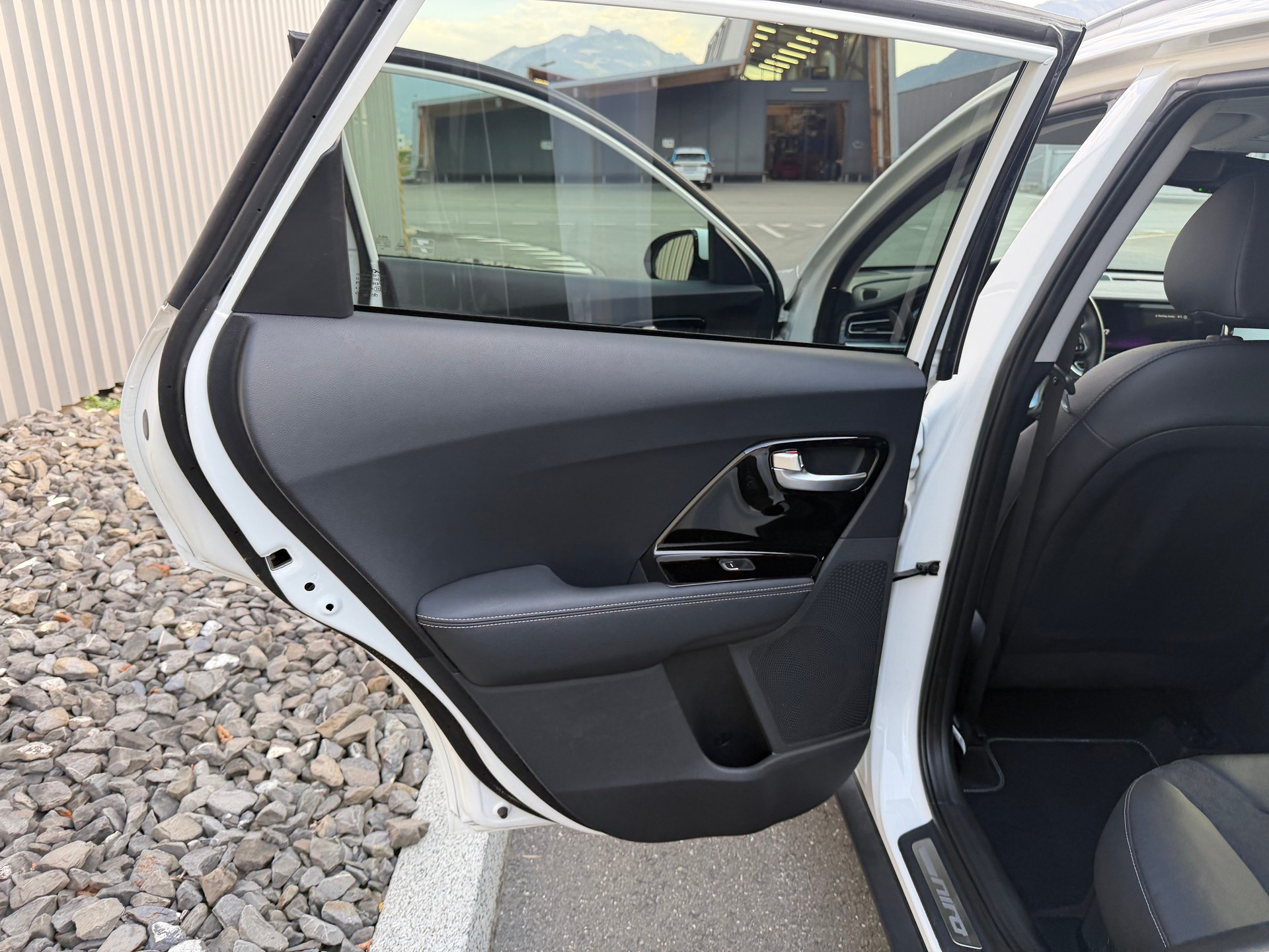 KIA Niro 1.6GDi Plug-in Hybrid Power DCT VÉHICULE SOIGNÉ-image-28