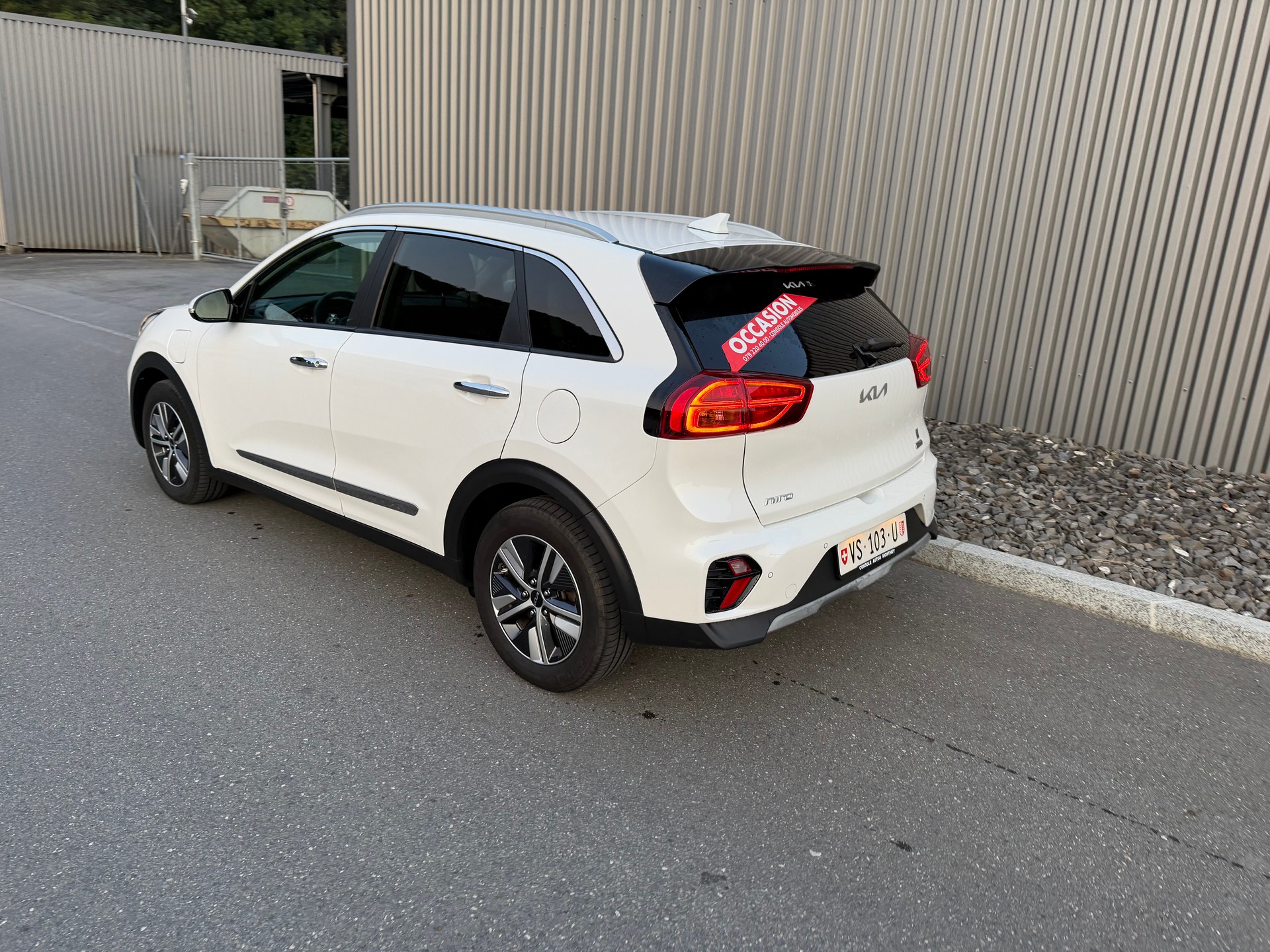 KIA Niro 1.6GDi Plug-in Hybrid Power DCT VÉHICULE SOIGNÉ-image-4