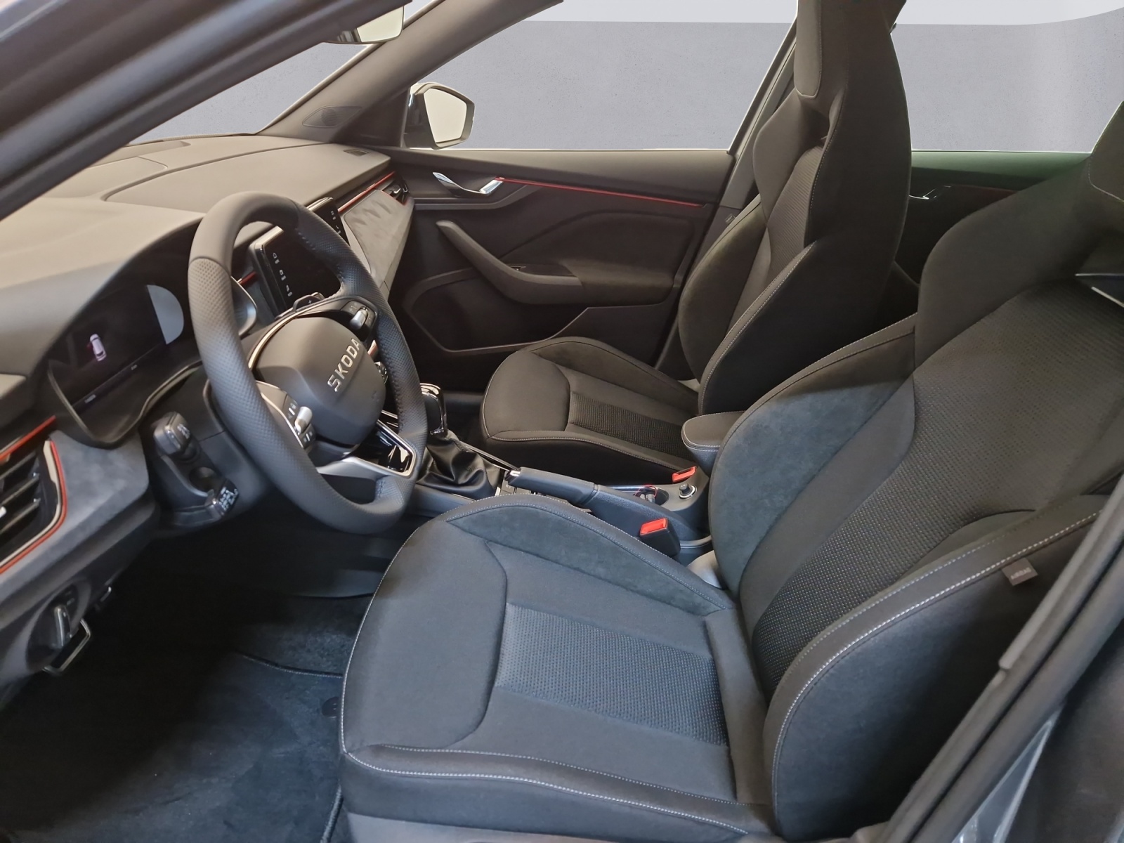 SKODA Kamiq 1.5 TSI Dynamic DSG-image-8