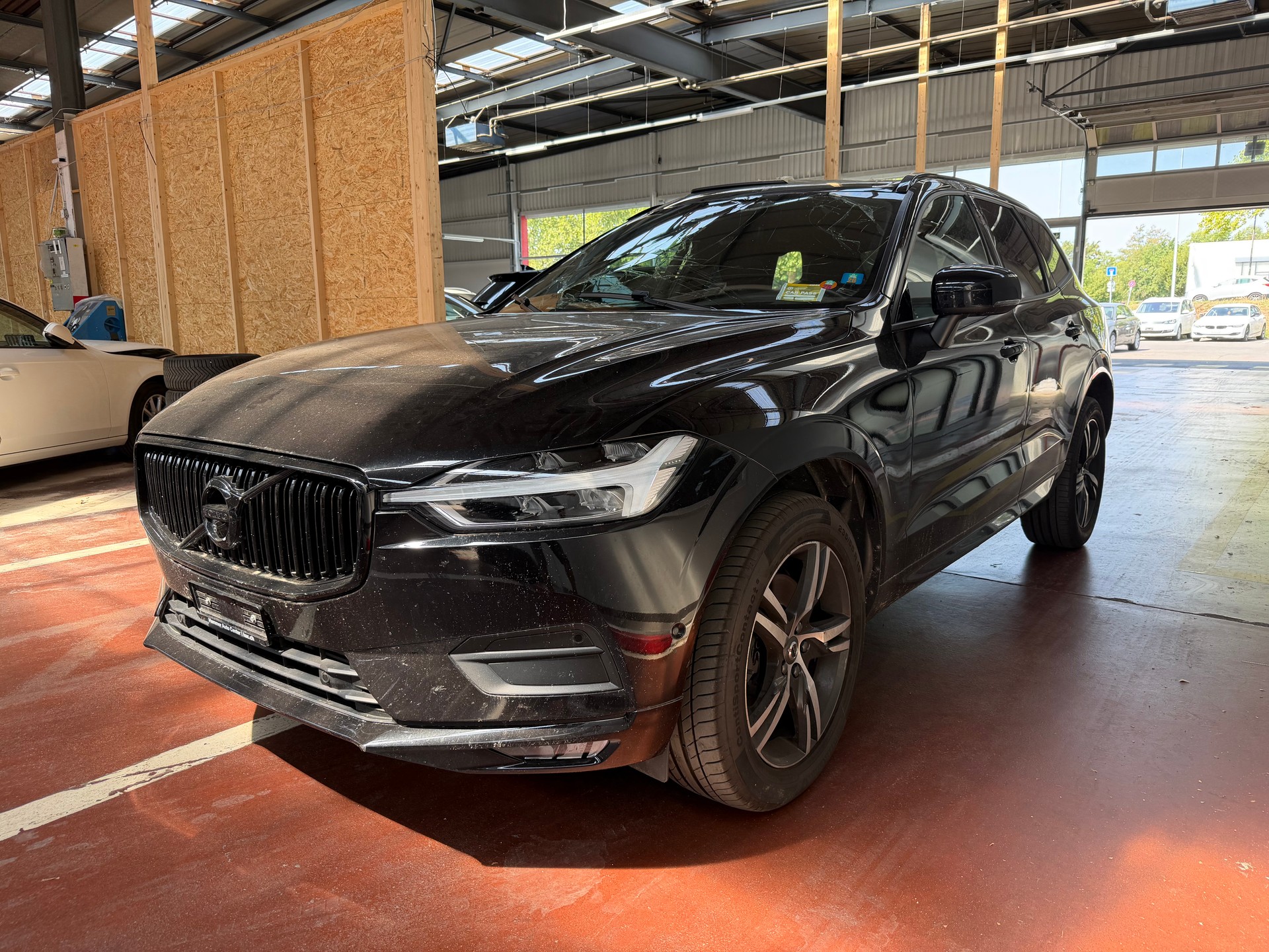 VOLVO XC60 T5 AWD Momentum Geartronic-image-0