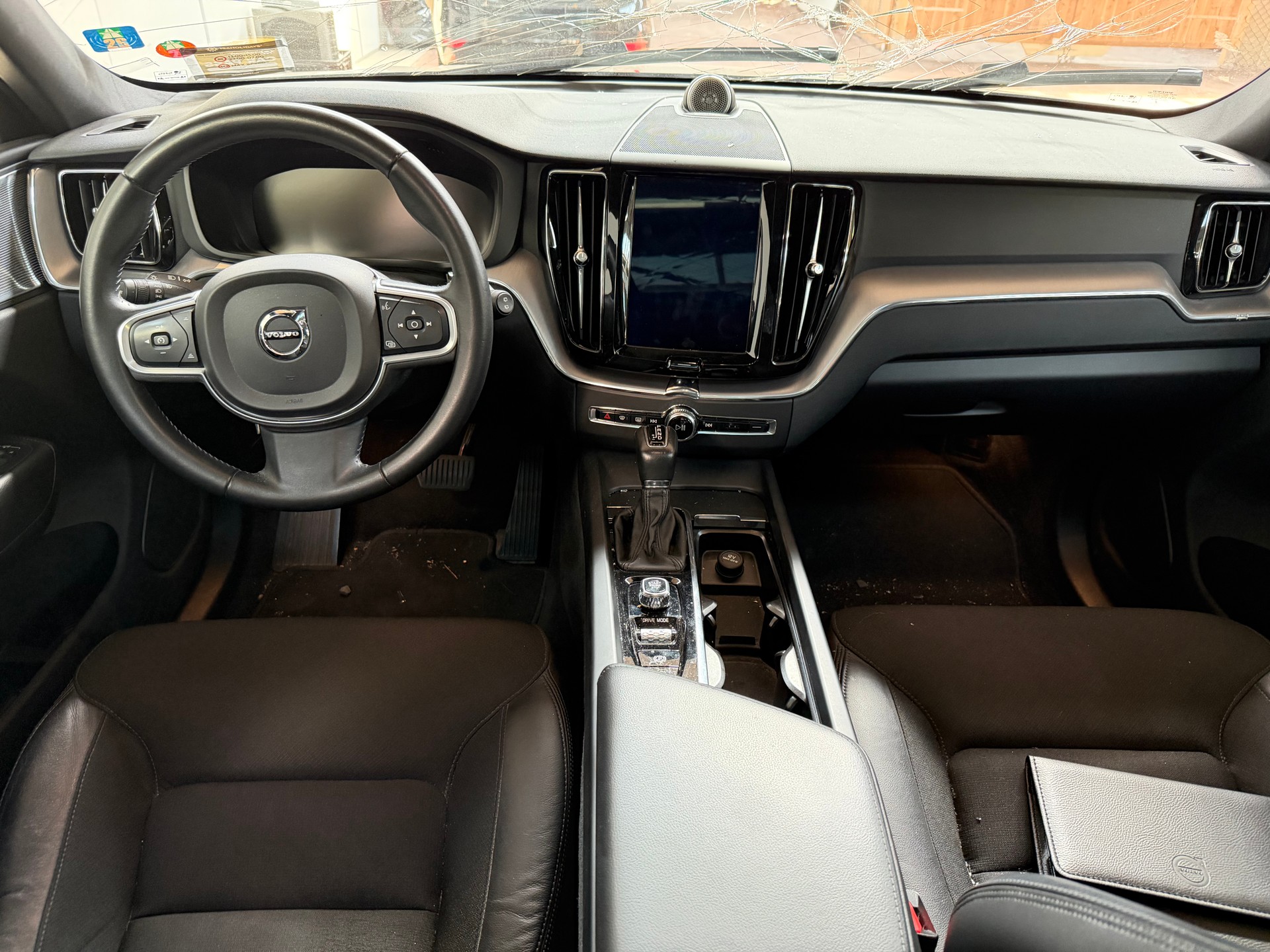 VOLVO XC60 T5 AWD Momentum Geartronic-image-11