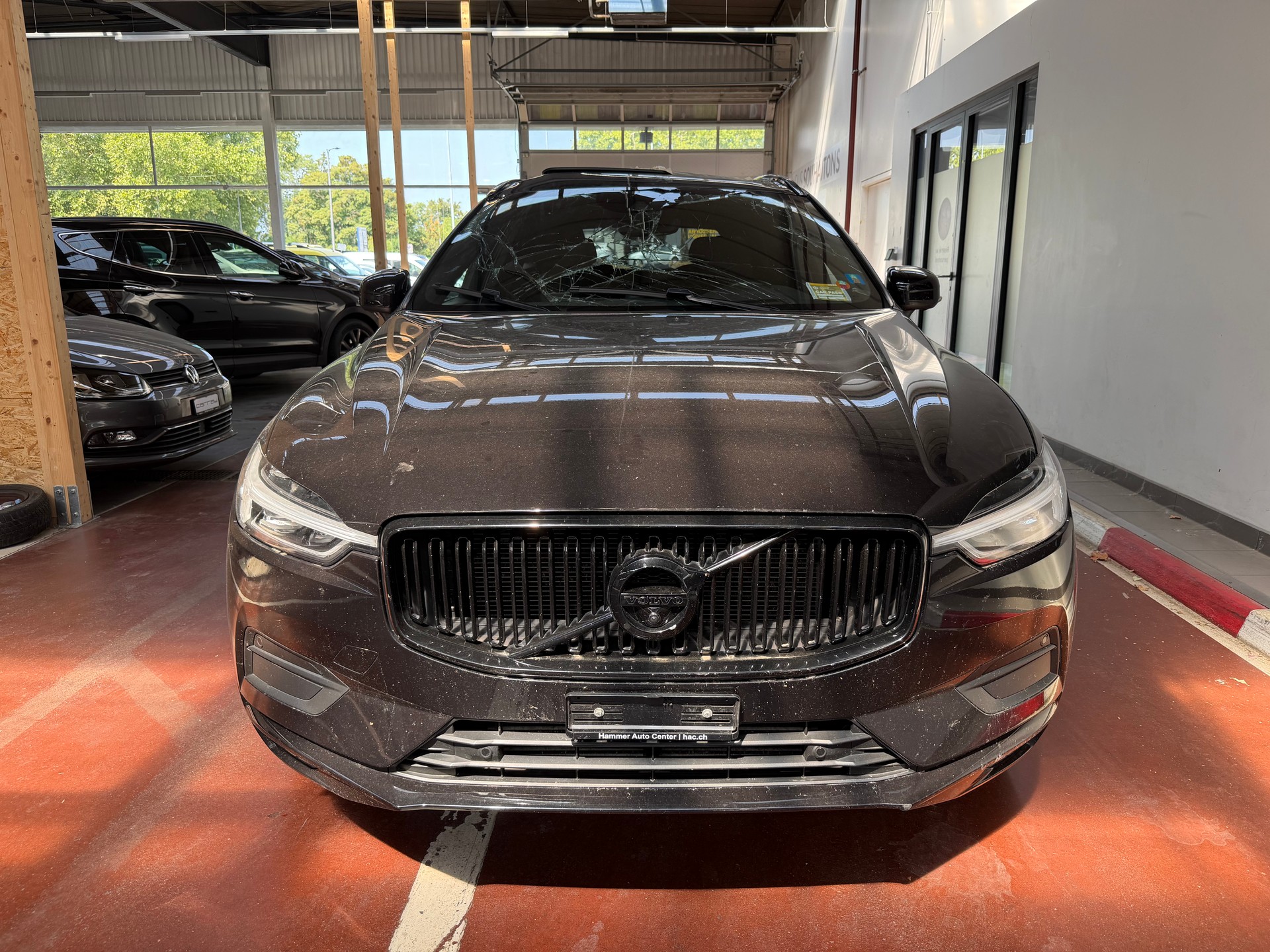VOLVO XC60 T5 AWD Momentum Geartronic-image-1
