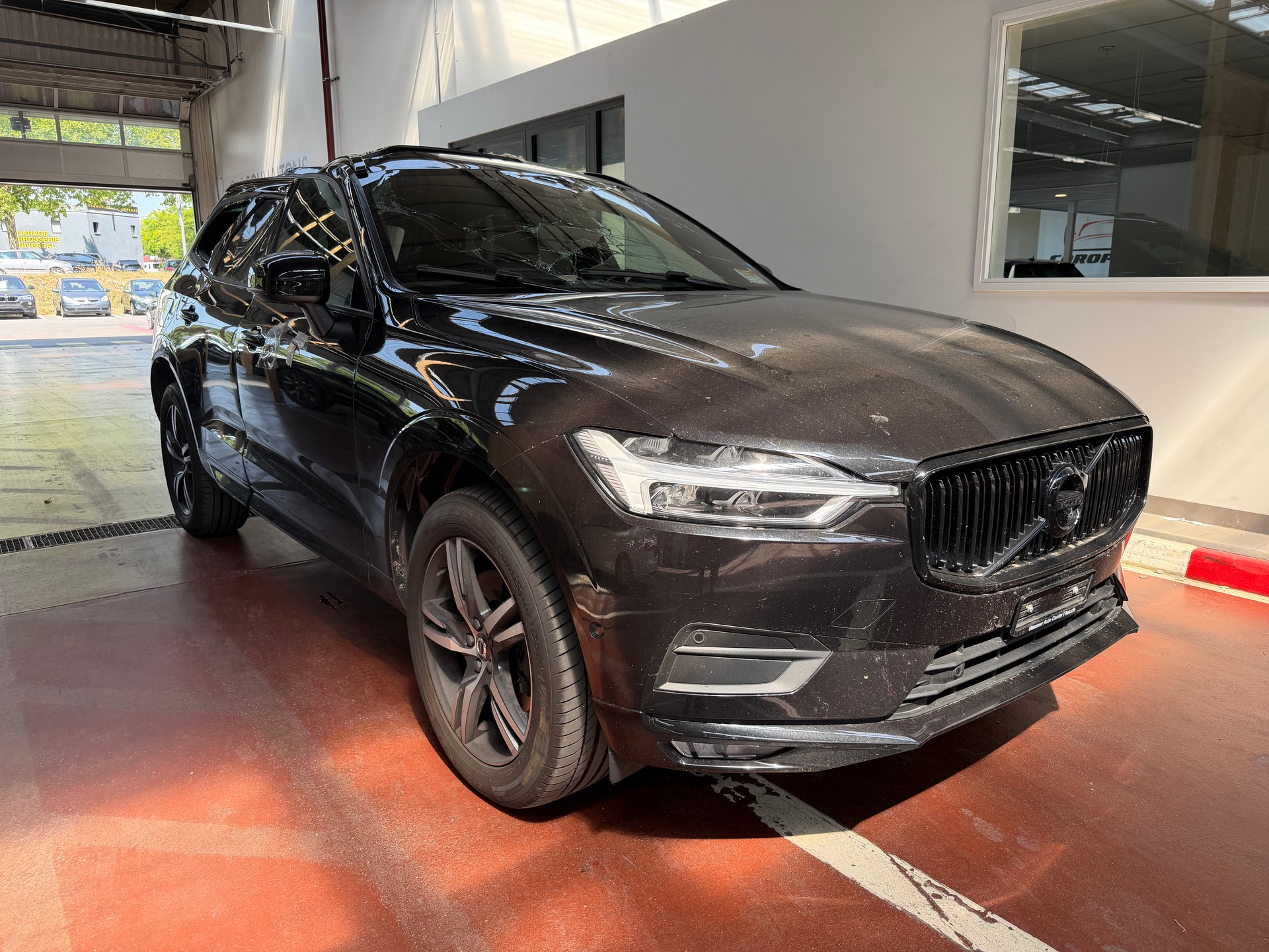 VOLVO XC60 T5 AWD Momentum Geartronic-image-2