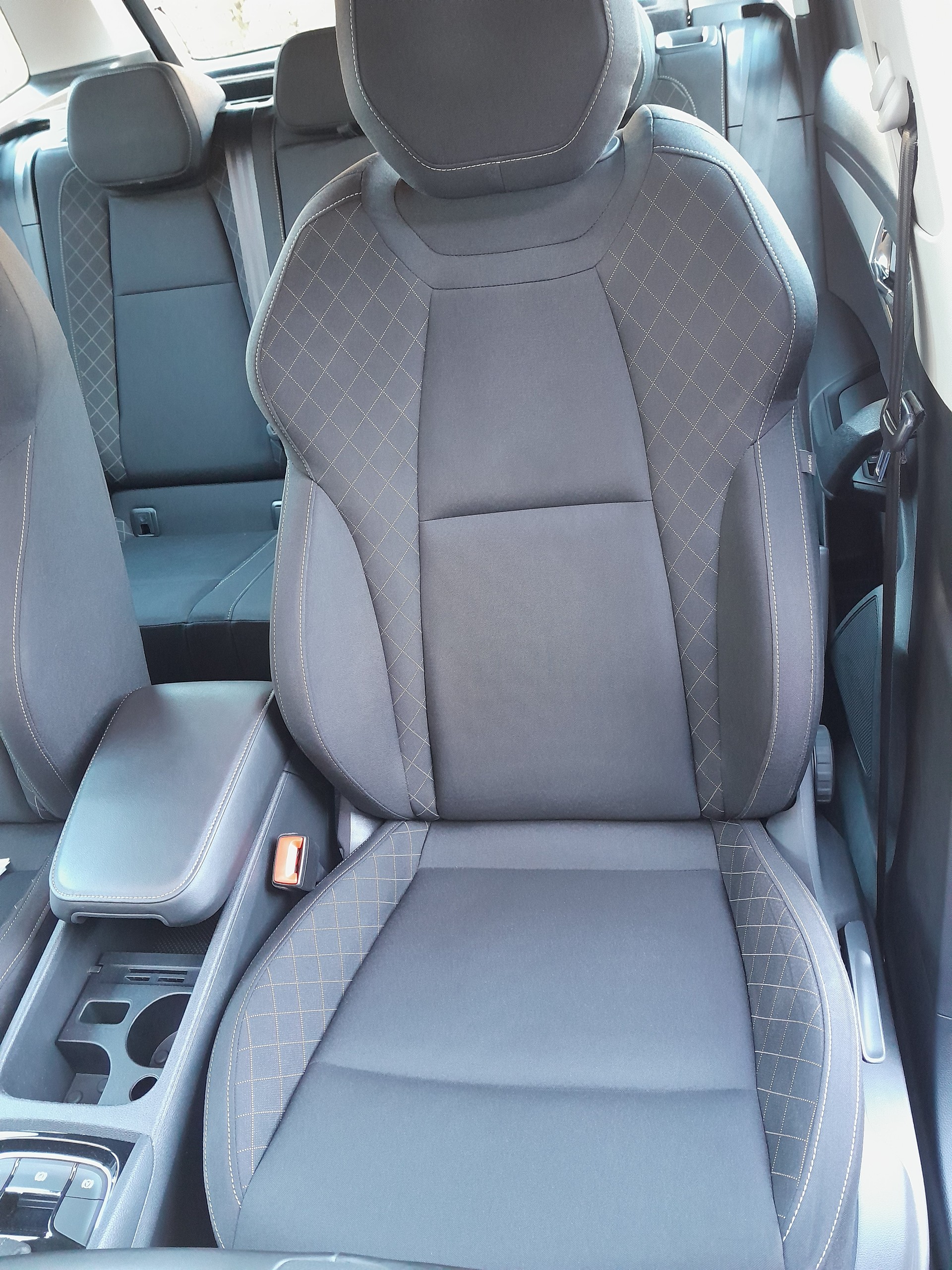 SKODA Karoq 2.0 TDI CR Ambition 4x4 DSG-image-12