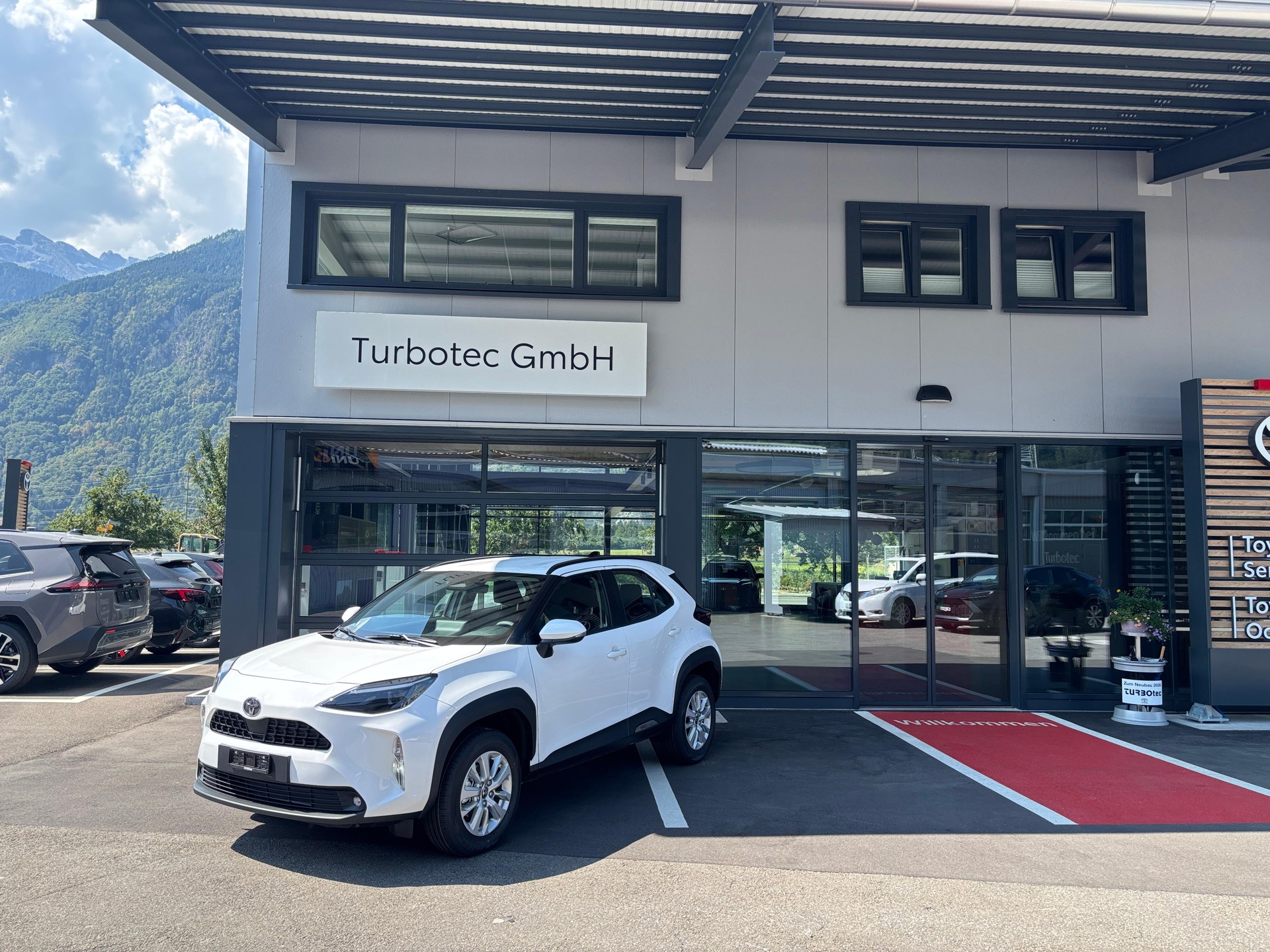 TOYOTA Yaris Cross 1.5 VVT-i HSD Comfort AWD-i-image-4